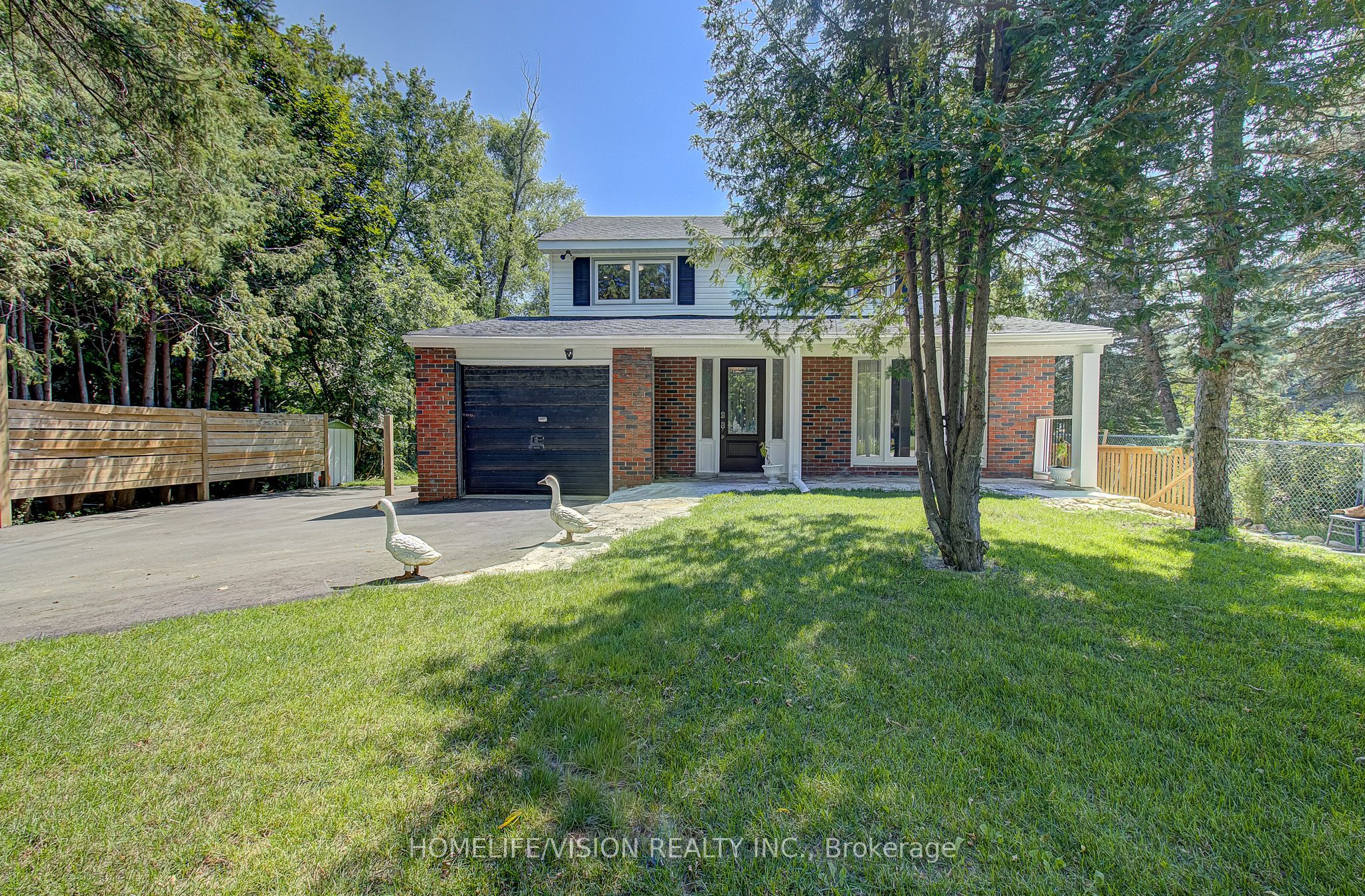 245 Regional 8 Road, Uxbridge, ON L9P 1R1