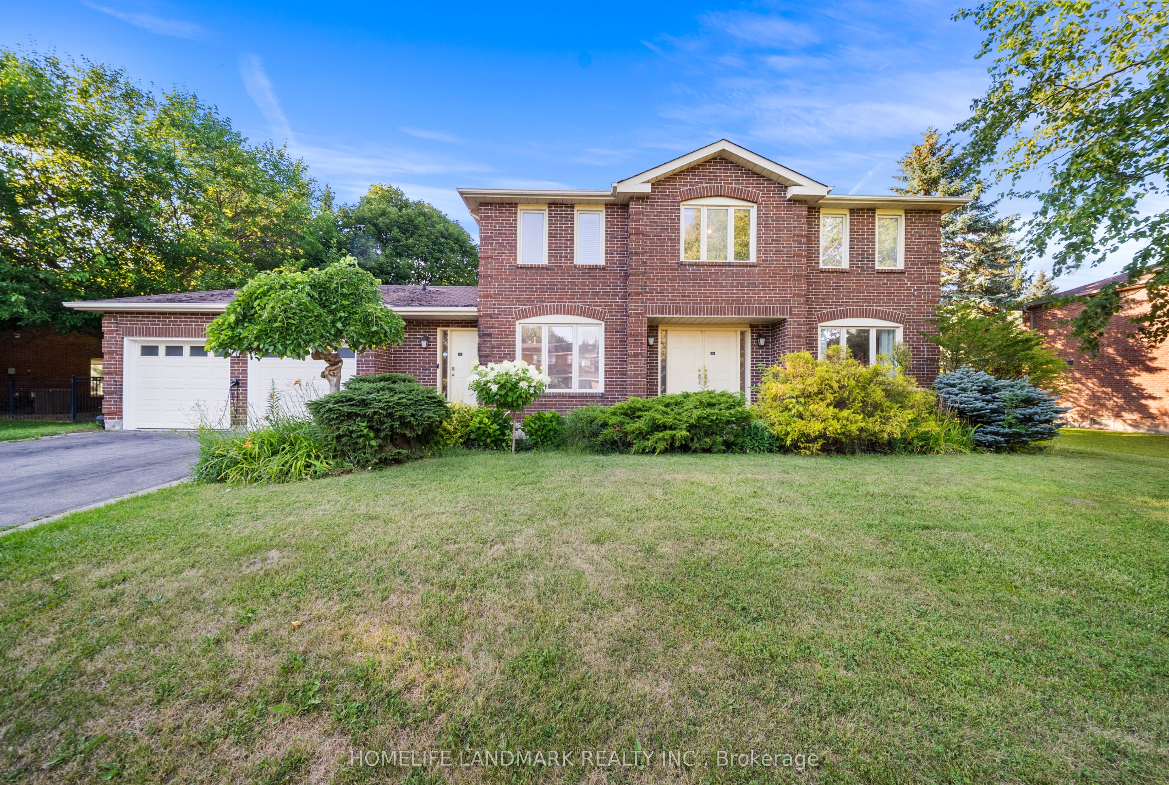 148 Burton Grove, King, ON L7B 1C7