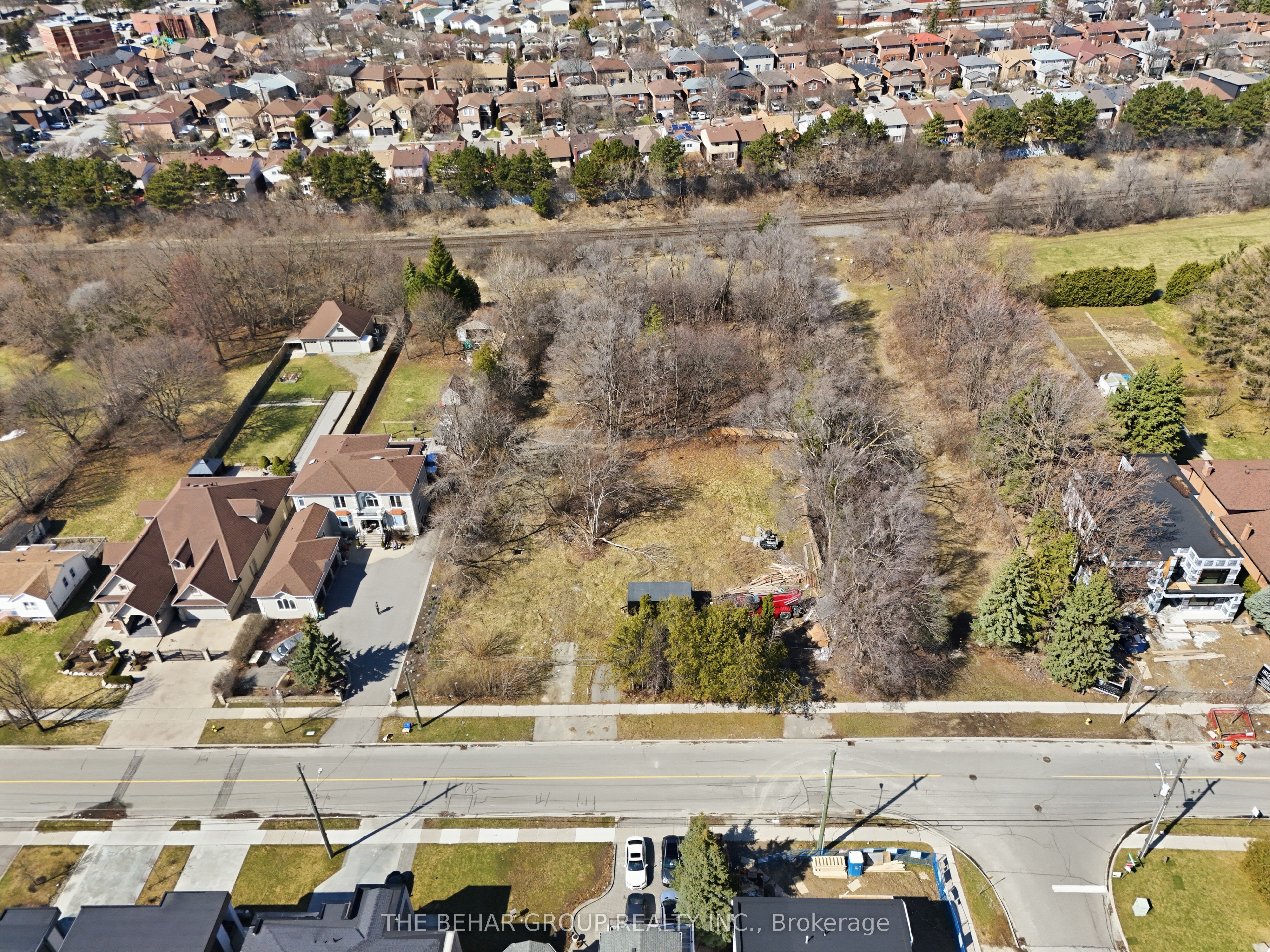 196-198 Crestwood Road, Vaughan, ON L4J 1A9 photo 2
