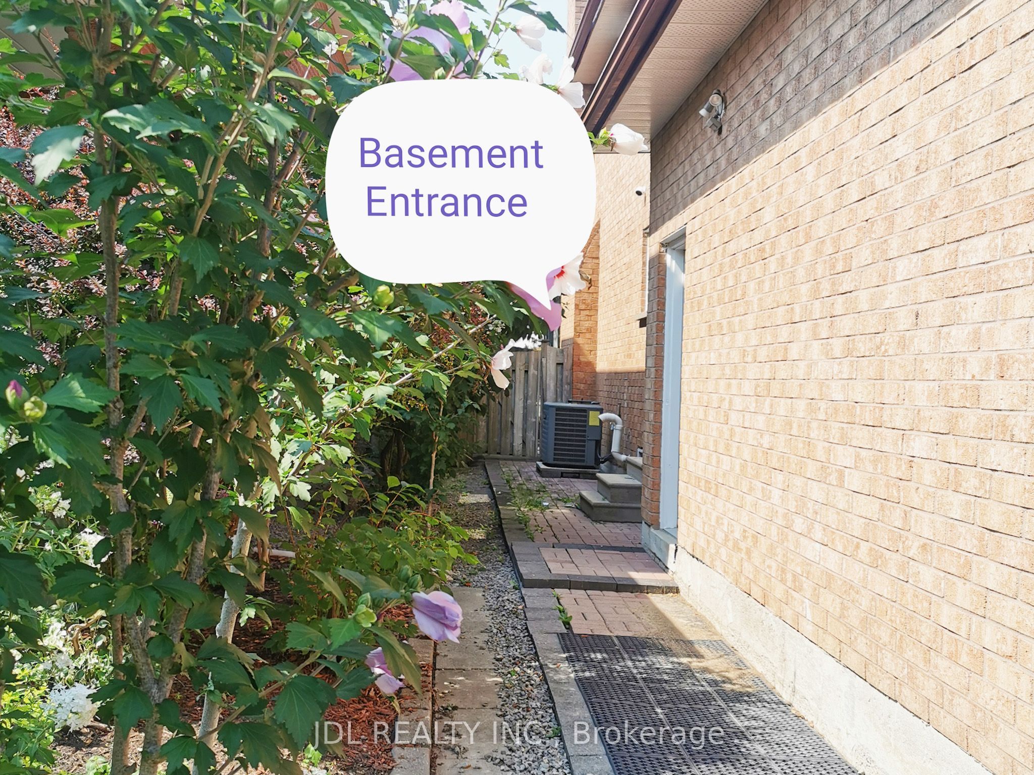 84 Adrian Crescent Basement Apartment, Markham, ON L3P 7A6 photo 2