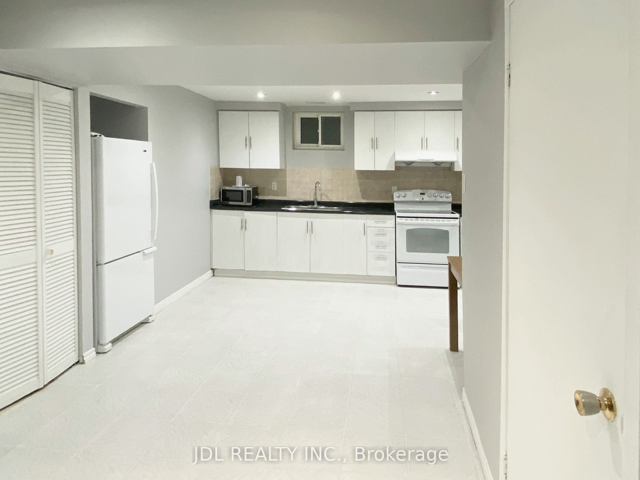 84 Adrian Crescent Basement Apartment, Markham, ON L3P 7A6 photo 3