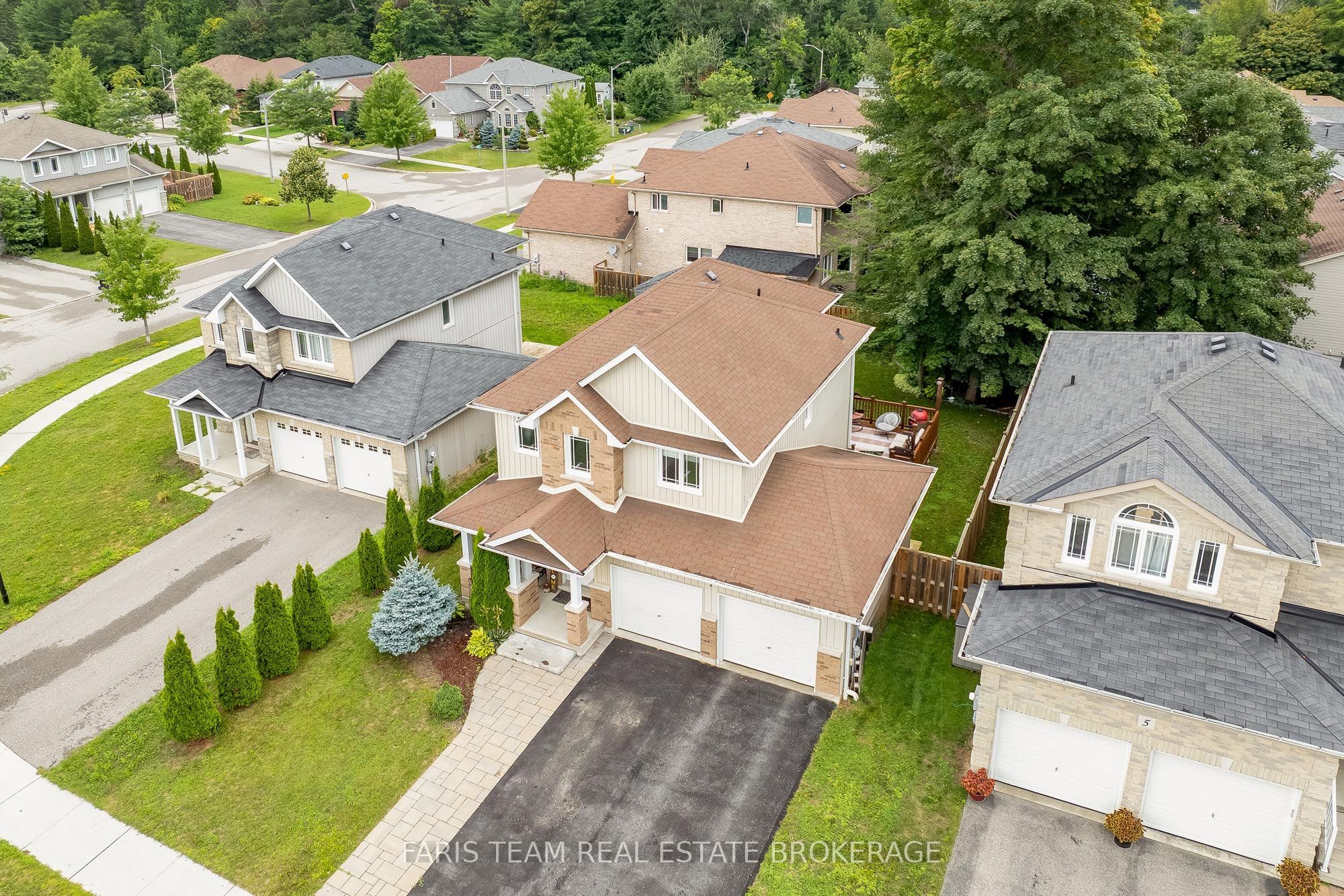 7 Mancini Drive, Essa, ON L0M 1B1 photo 2