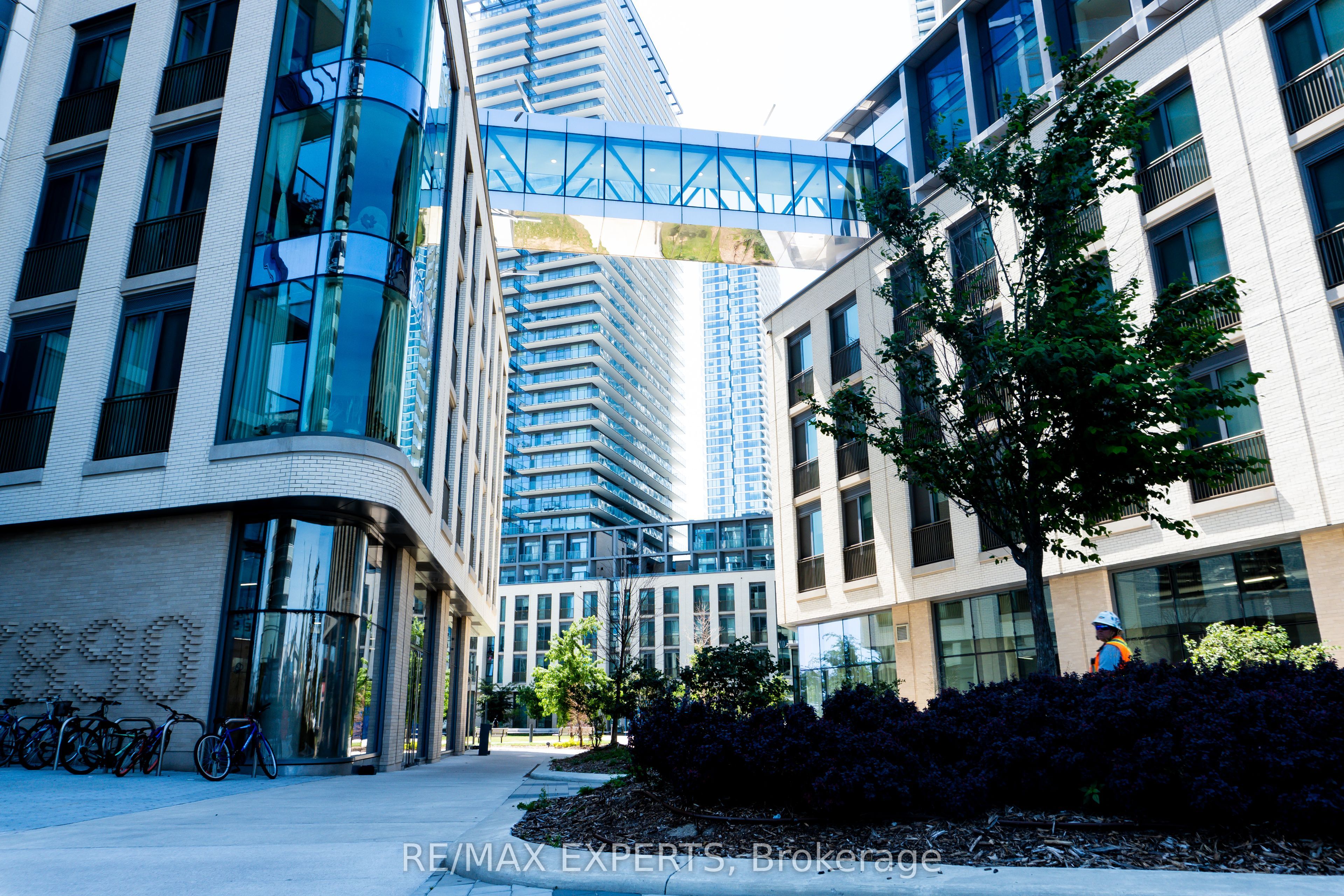 7890 Jane Street 1802, Vaughan, ON L4K 0K9