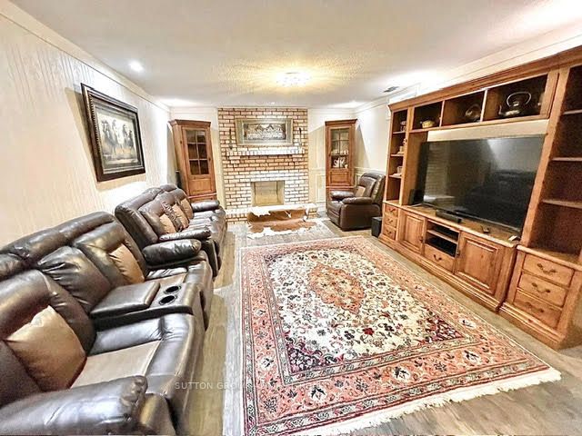22 Waltham Crescent Basement, Richmond Hill, ON L4B 1Z2