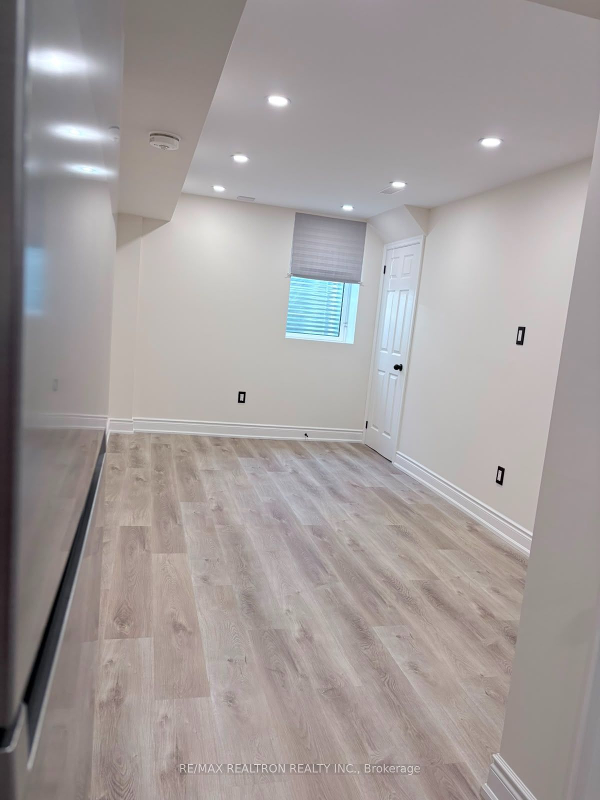158 Wainscot Avenue Bsmt, Newmarket, ON L3X 2X6 photo 5