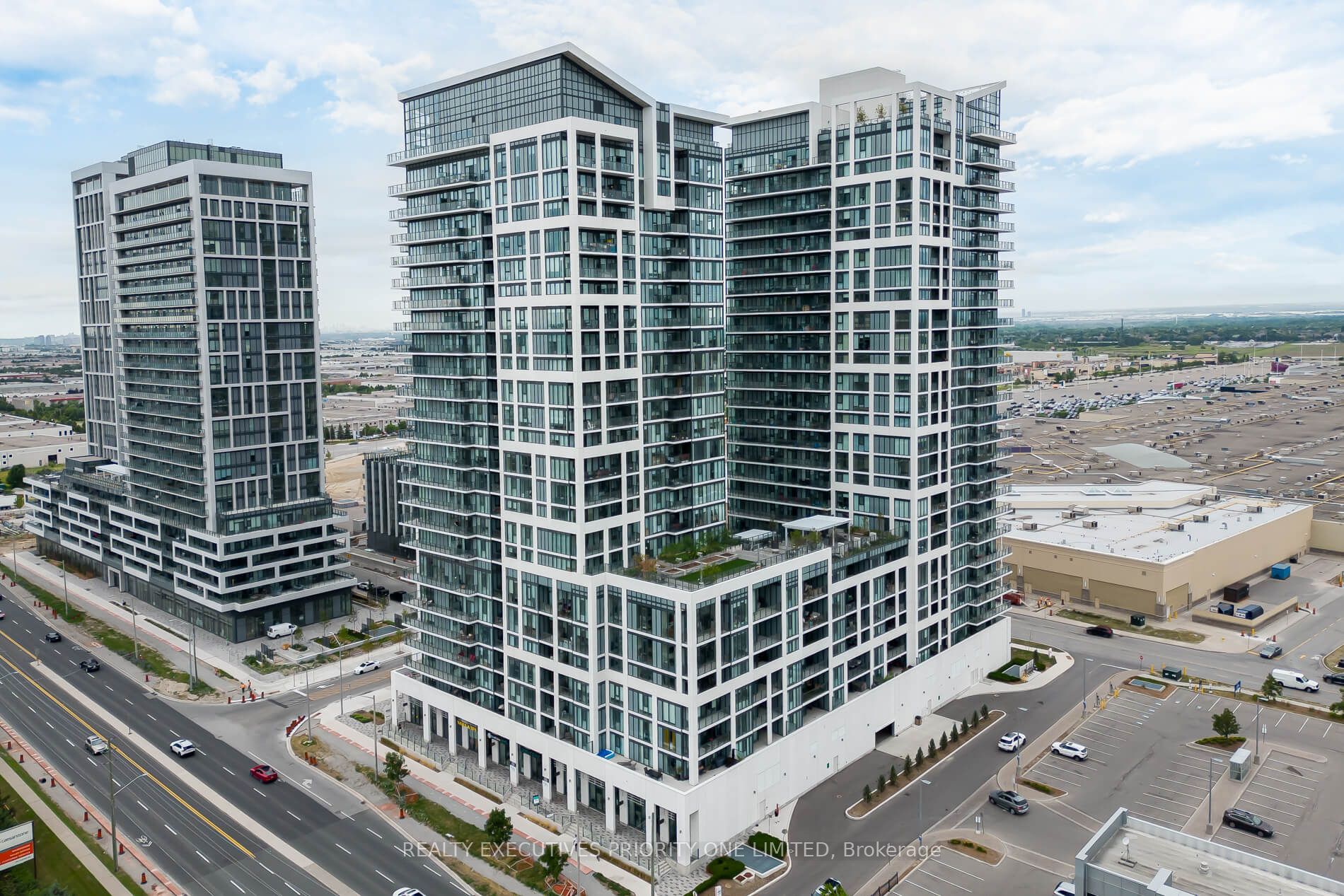 9000 Jane Street 707, Vaughan, ON L4K 0M6