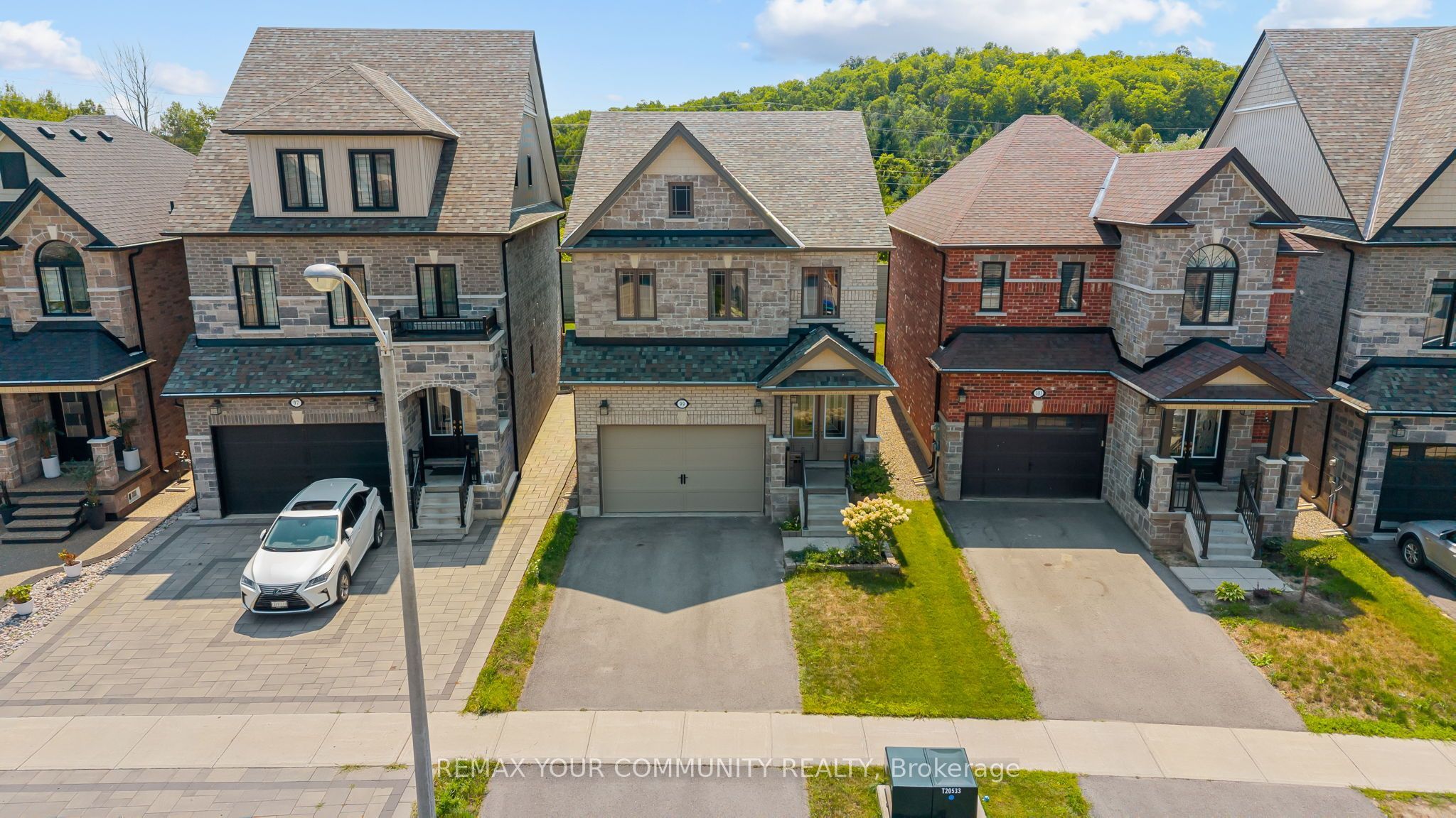 99 Walker Boulevard, New Tecumseth, ON L9R 1A5 photo 2