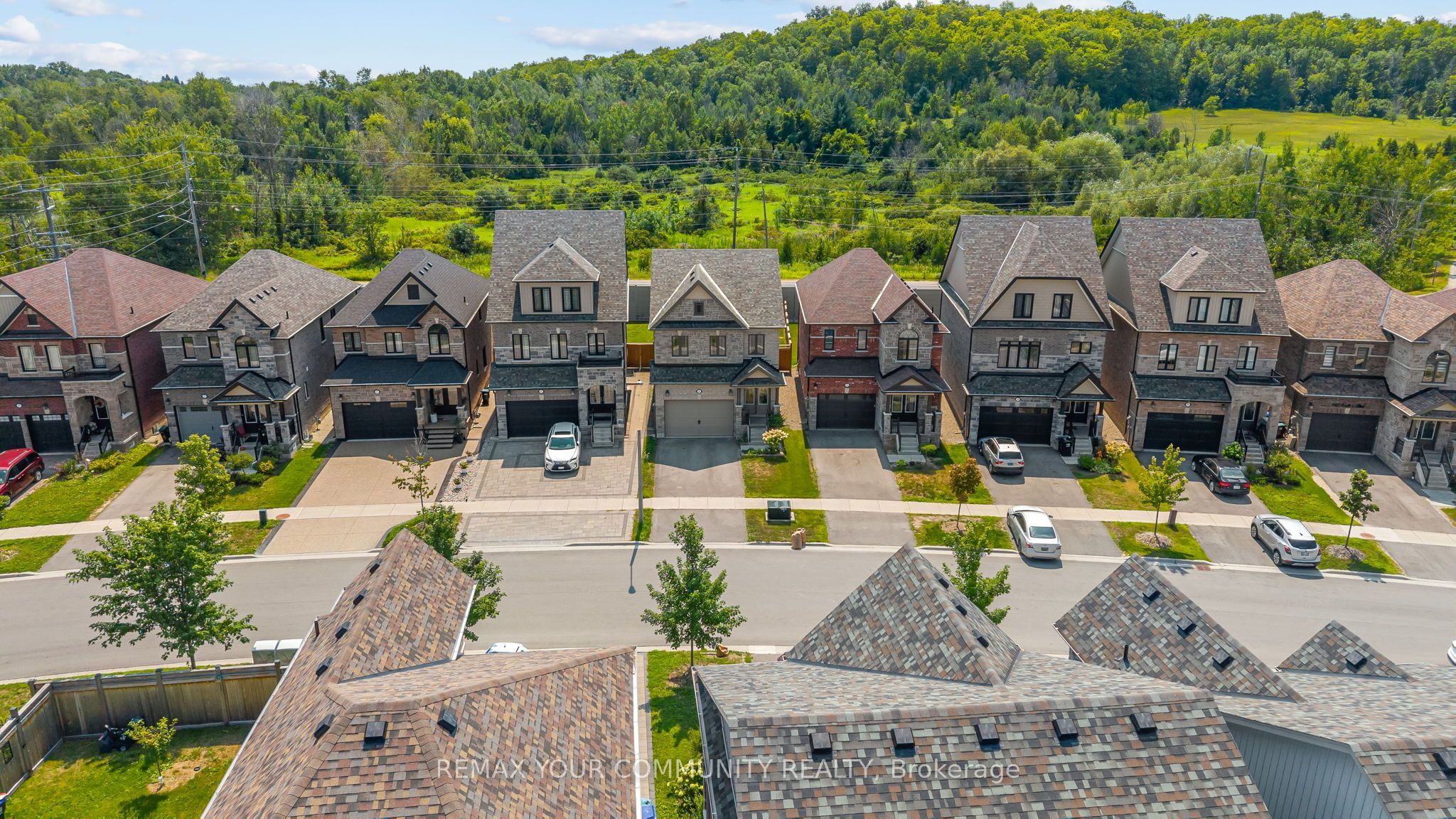 99 Walker Boulevard, New Tecumseth, ON L9R 1A5 photo 3