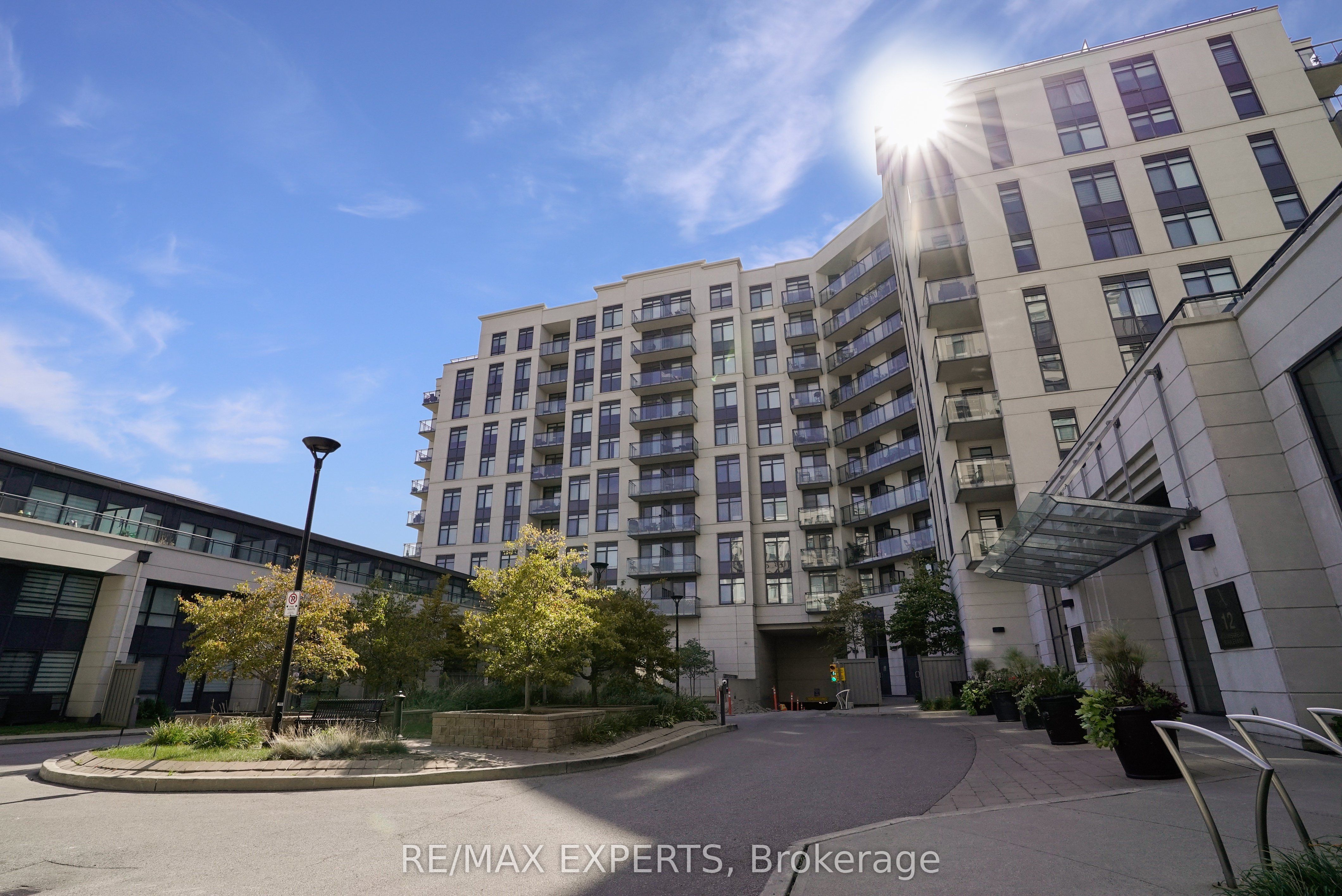 24 Woodstream Boulevard 208, Vaughan, ON L4L 8C4 photo 2