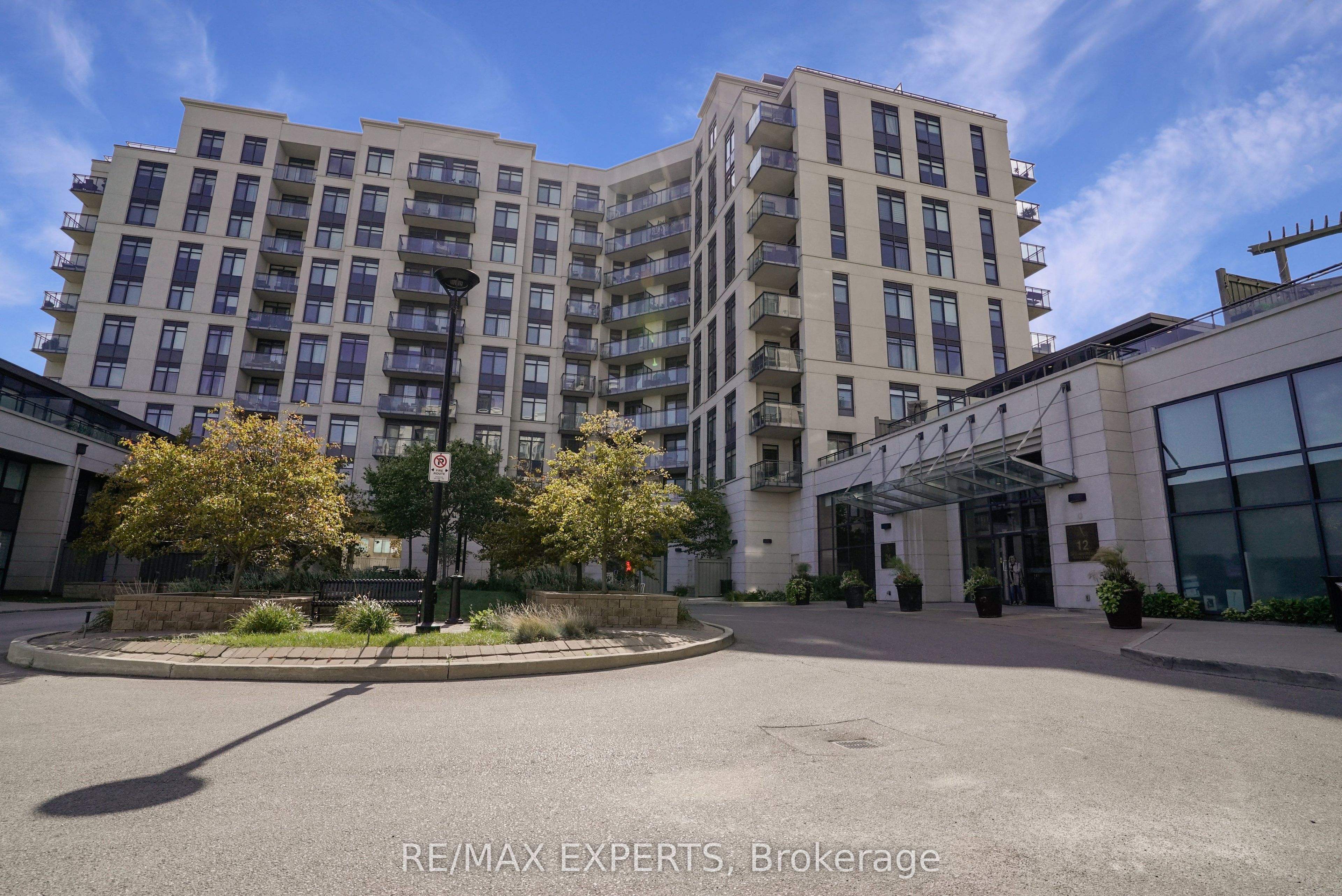 24 Woodstream Boulevard 208, Vaughan, ON L4L 8C4 photo 3