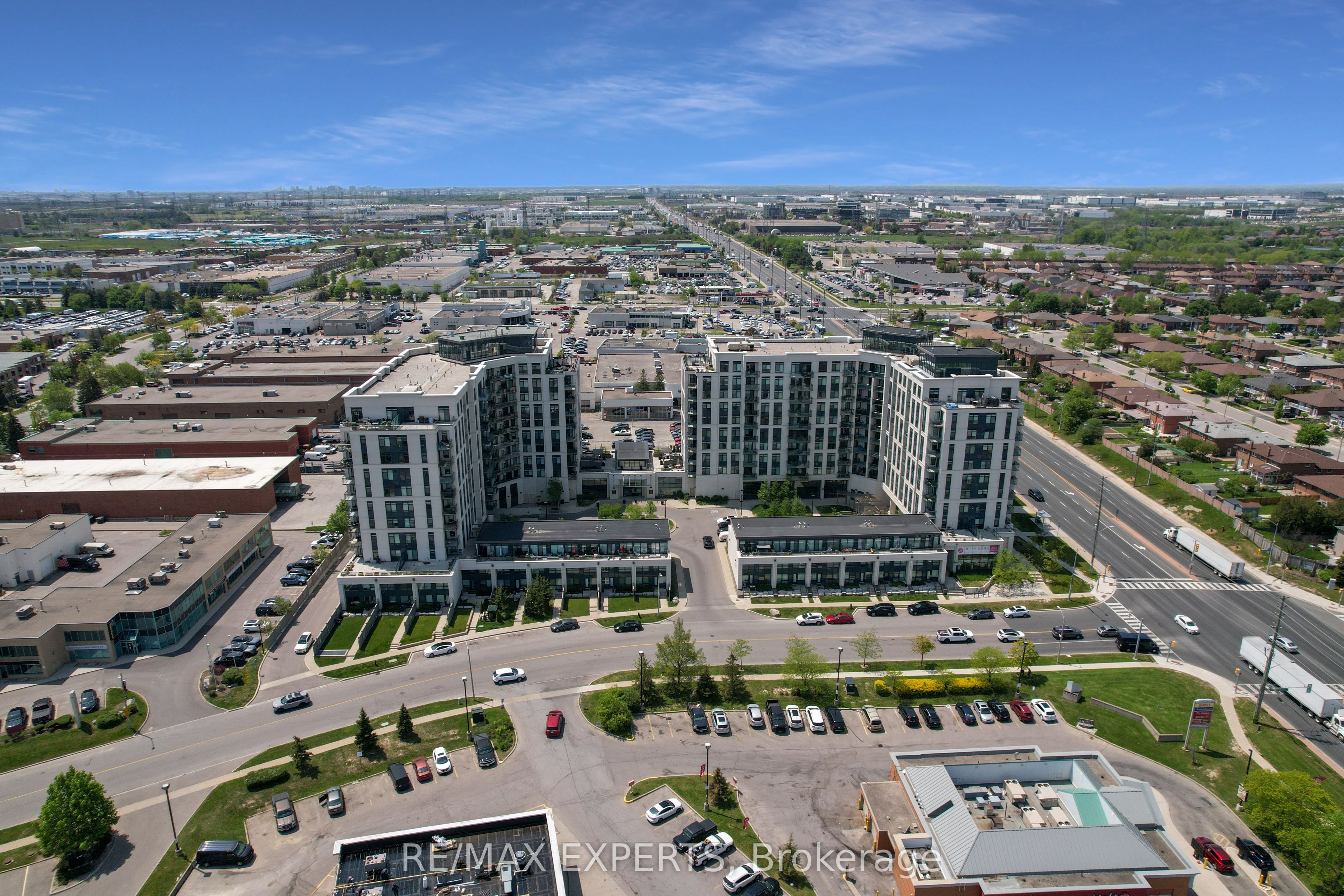 24 Woodstream Boulevard 208, Vaughan, ON L4L 8C4 photo 4