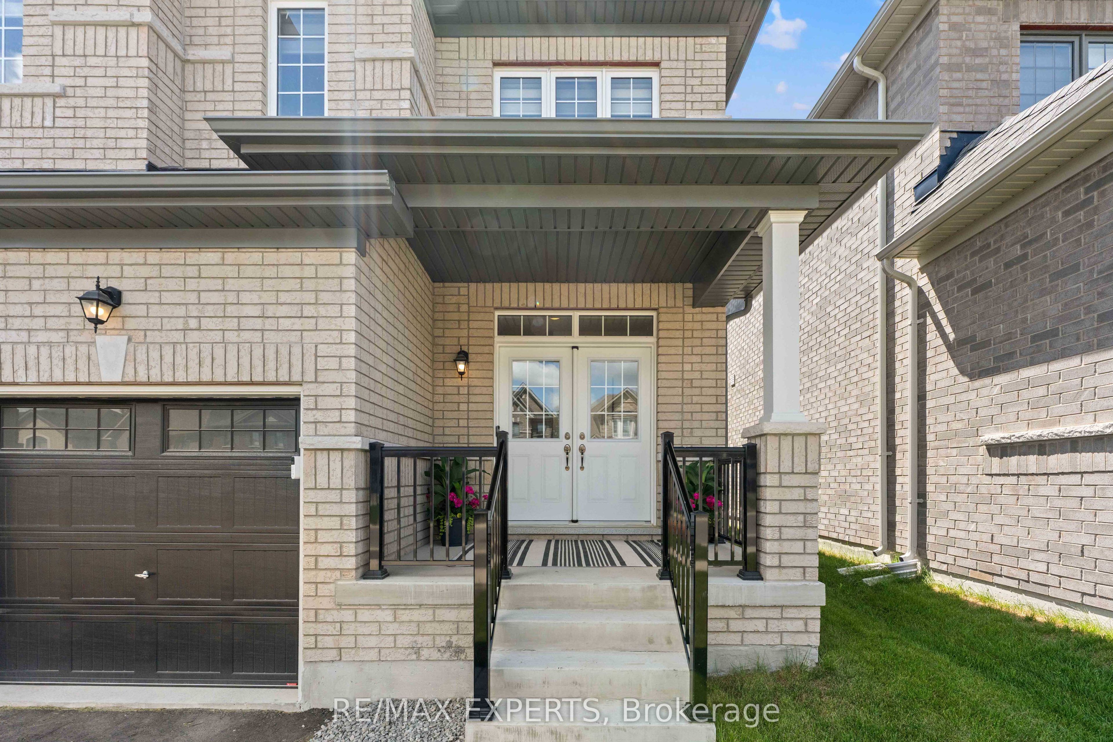 10 Lawrence D. Pridham Avenue, New Tecumseth, ON L9R 1V4 photo 3