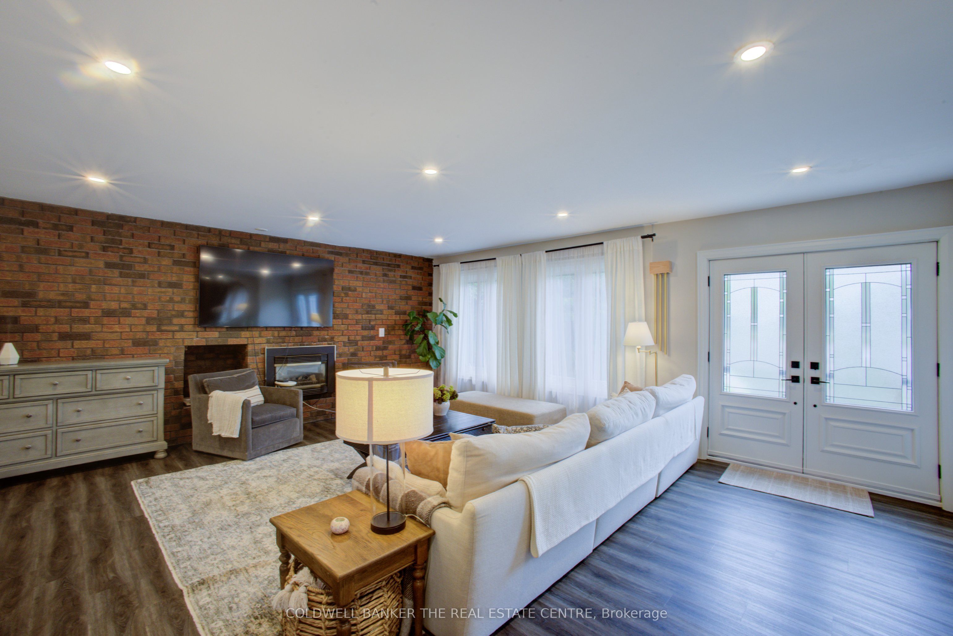 89 King Street, Essa, ON L0M 1B0 photo 3