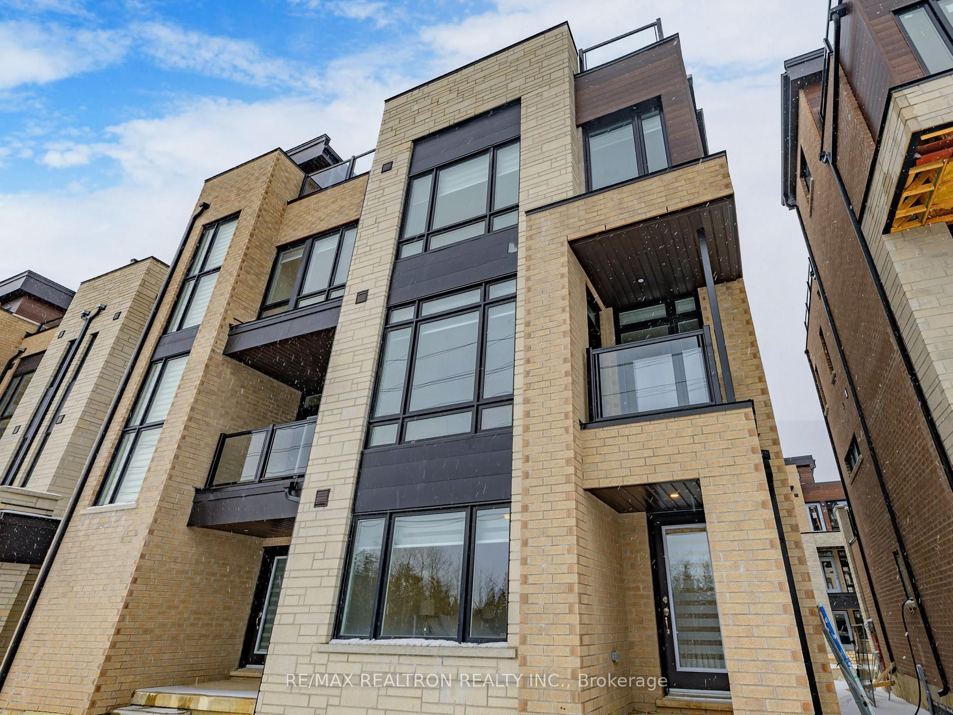 45 Credit Lane Rm 3, Richmond Hill, ON L4E 1G9