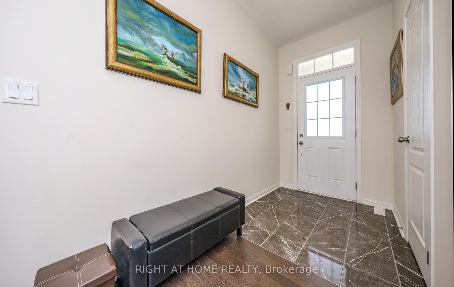 2 Cliff Thompson Court, Georgina, ON L0E 1R0 photo 3