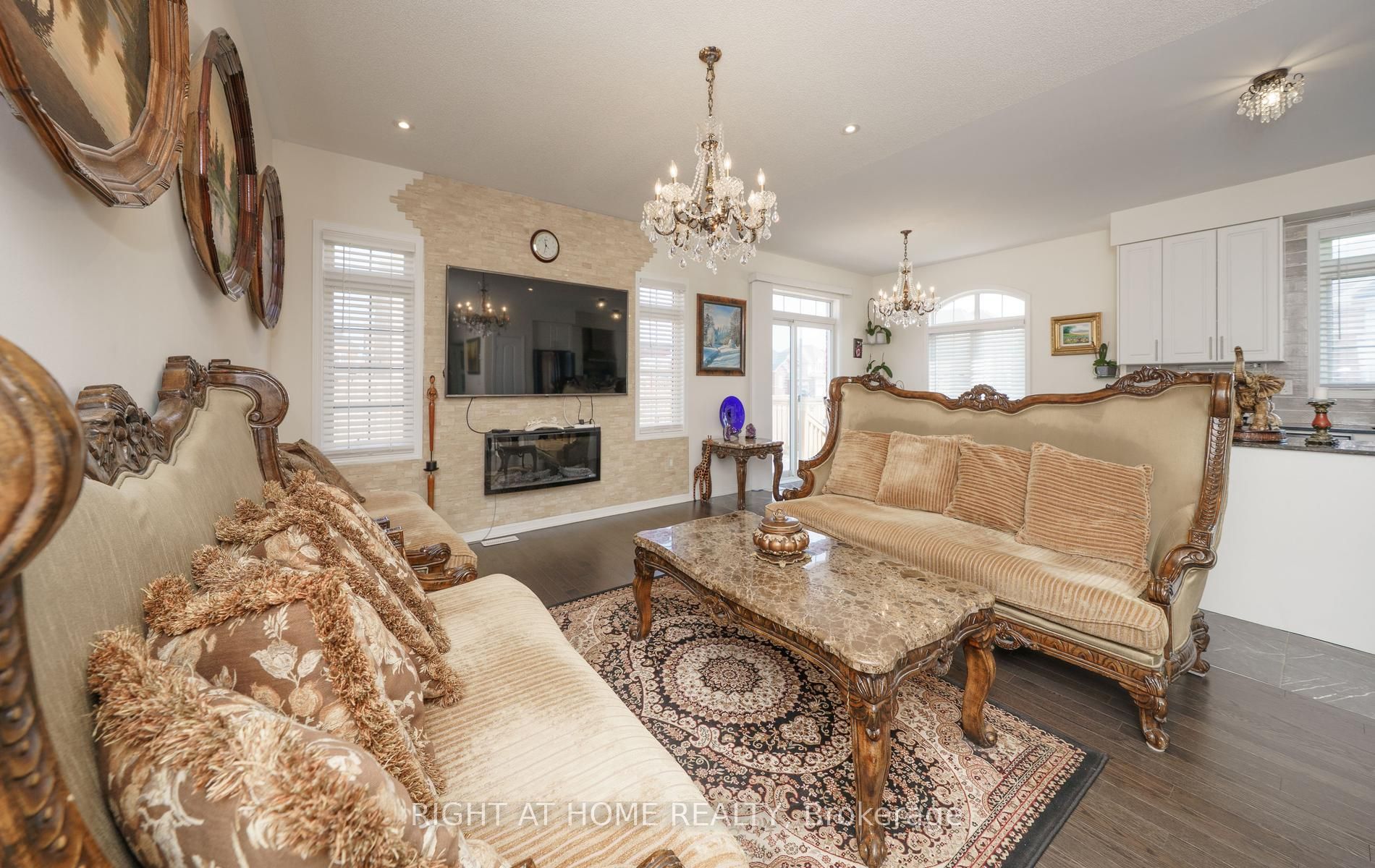 2 Cliff Thompson Court, Georgina, ON L0E 1R0 photo 4