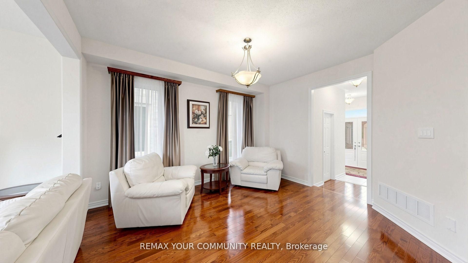 6 Homerton Avenue, Richmond Hill, ON L4E 0V9 photo 2