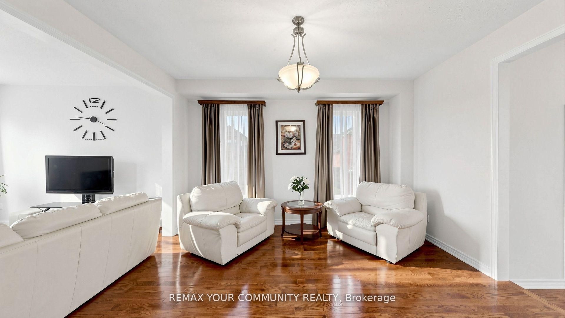 6 Homerton Avenue, Richmond Hill, ON L4E 0V9 photo 3
