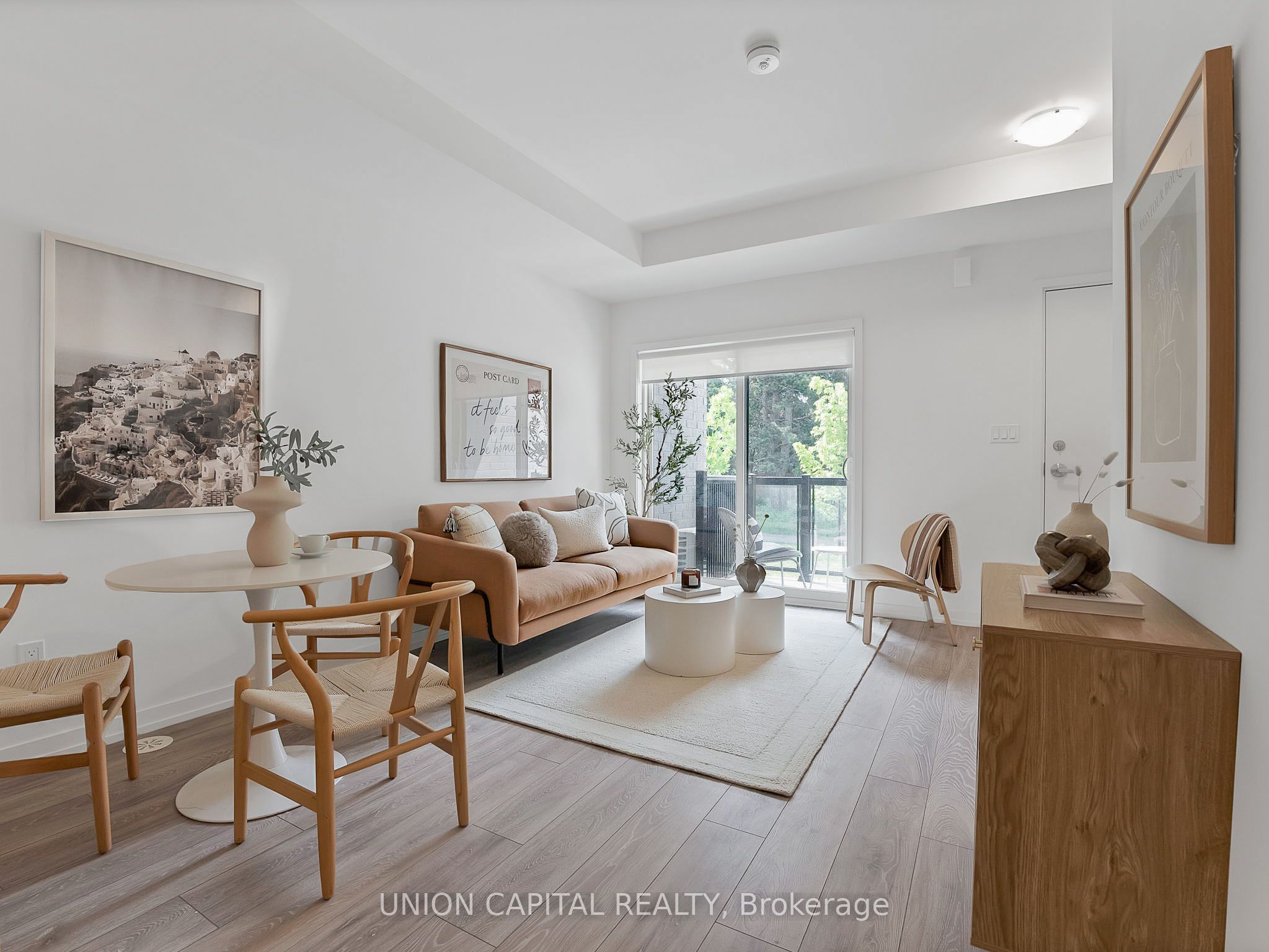26 Lytham Green Circle 6, Newmarket, ON L3Y 0H5