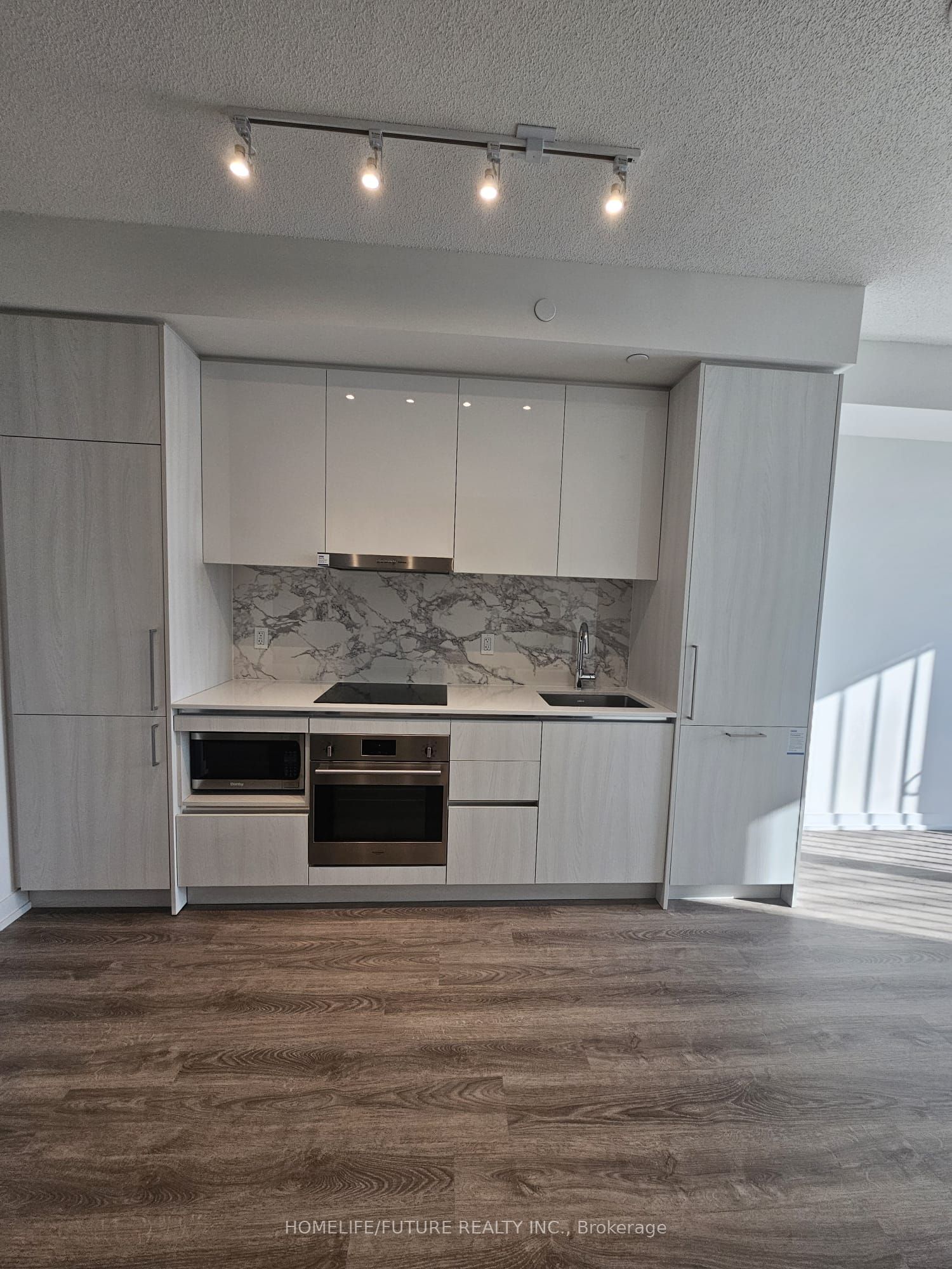 195 Commerce Street 4510, Vaughan, ON L4K 0P9 photo 2