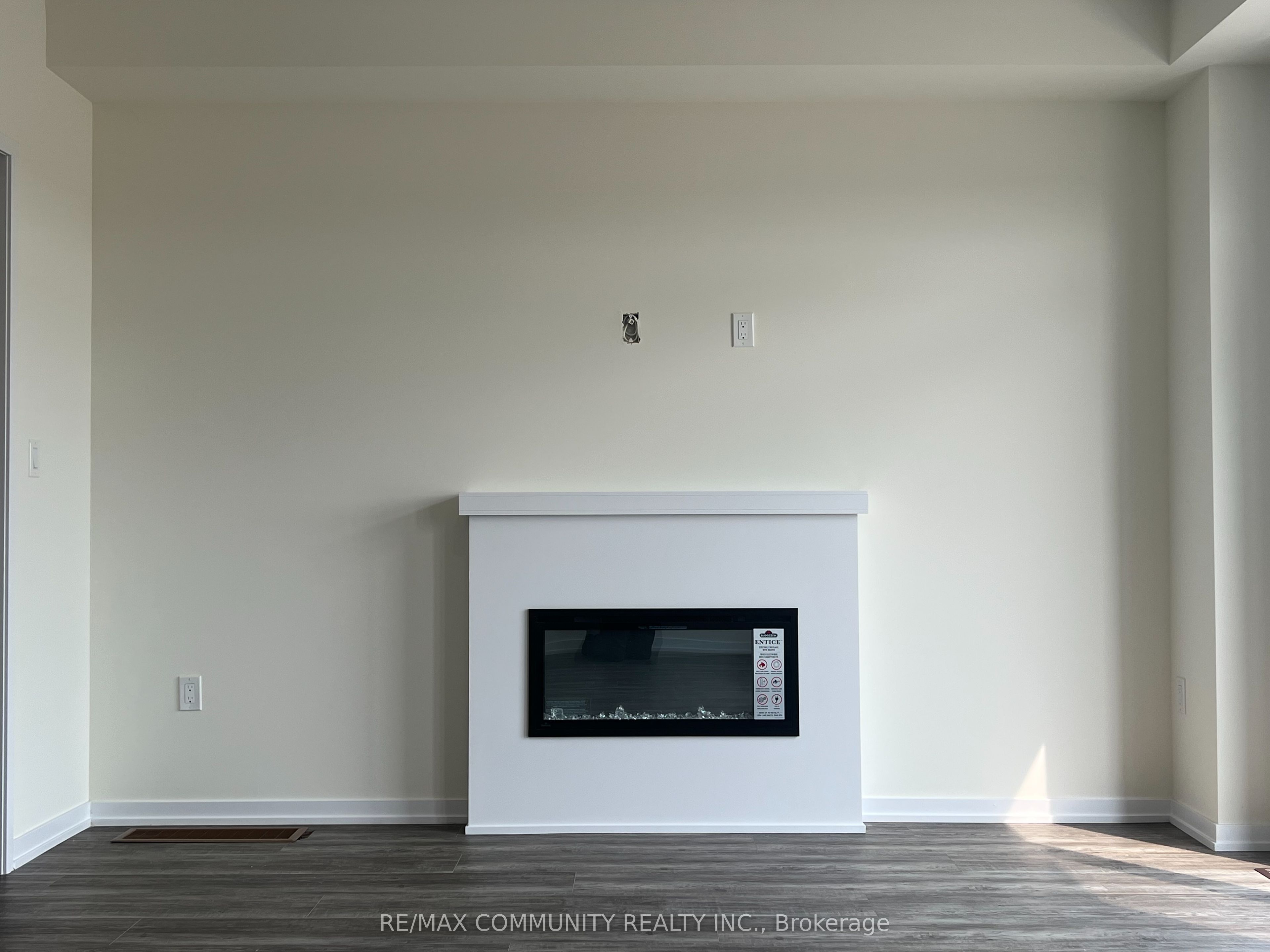 9 Thomas Smith Street, Georgina, ON L4P 0T7 photo 5