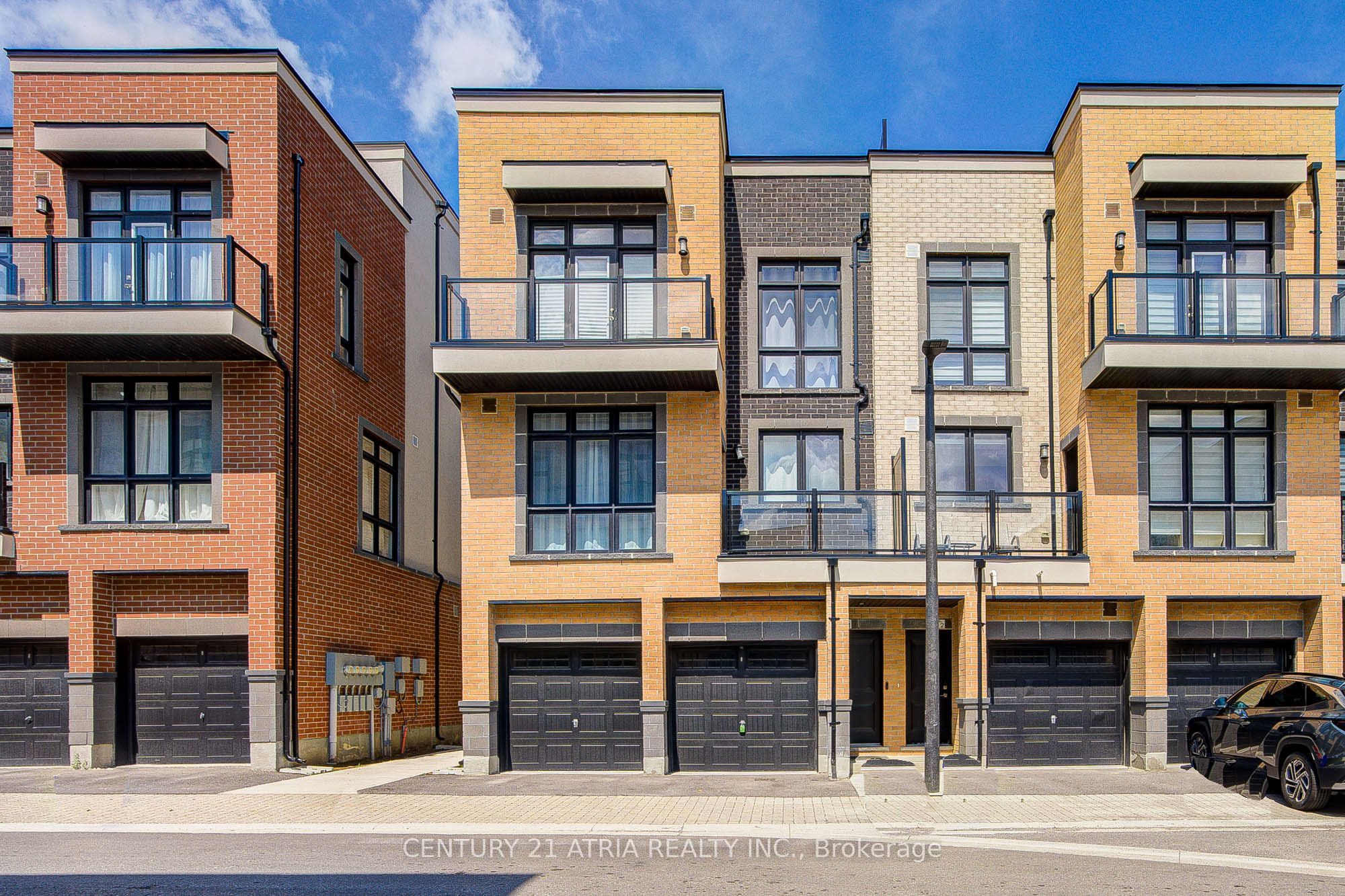 1 Bond Crescent 18, Richmond Hill, ON L4E 1J4 photo 2