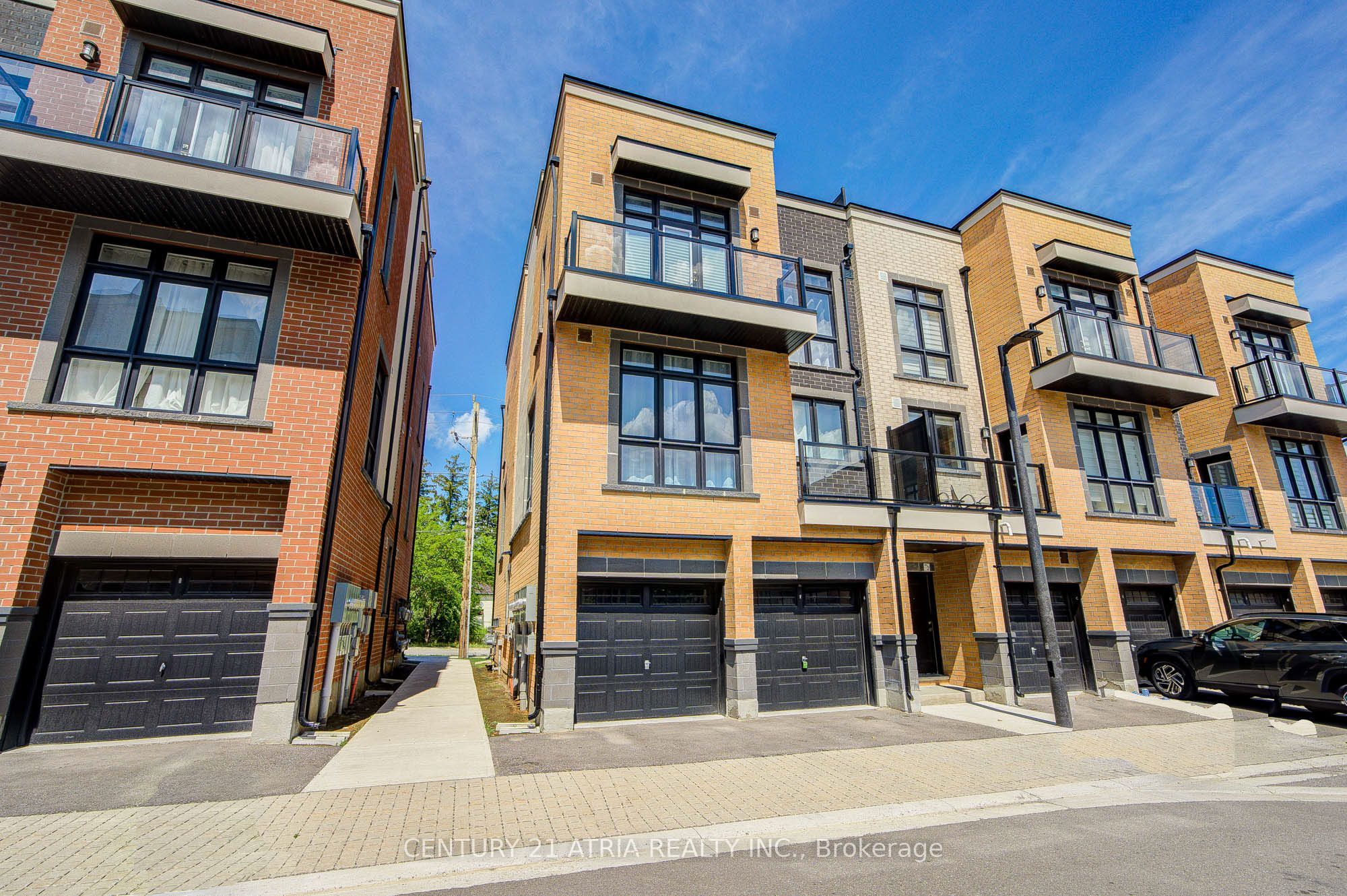 1 Bond Crescent 18, Richmond Hill, ON L4E 1J4 photo 3