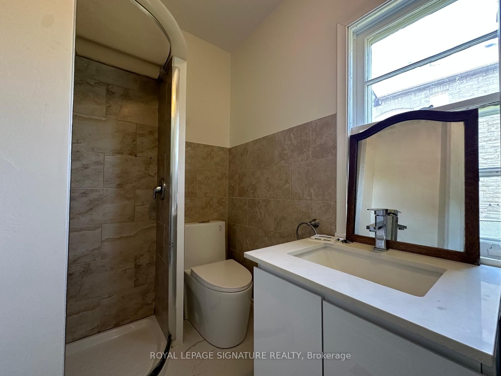 21 Yongeview Avenue, Richmond Hill, ON L4C 7A3 photo 4
