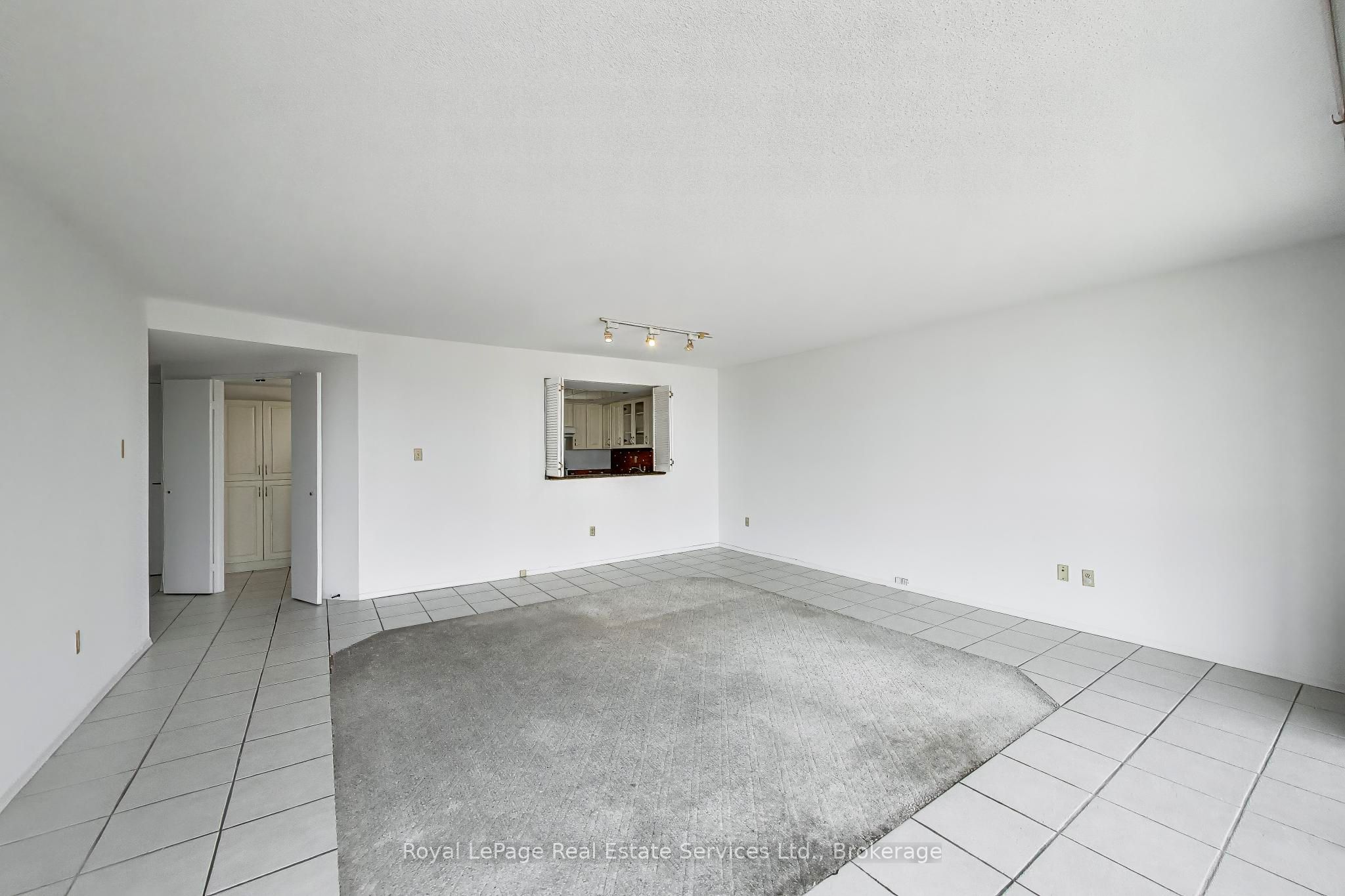 5 Weldrick Road W 611, Richmond Hill, ON L4C 8S9 photo 5