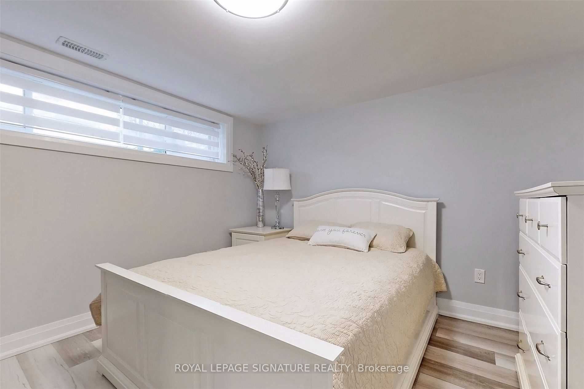 211 Maple Avenue, Richmond Hill, ON L4C 2J4 photo 4