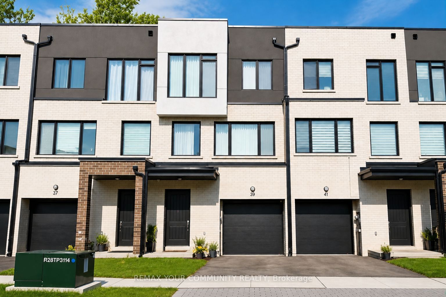 39 Persica Street, Richmond Hill, ON L4E 2T3