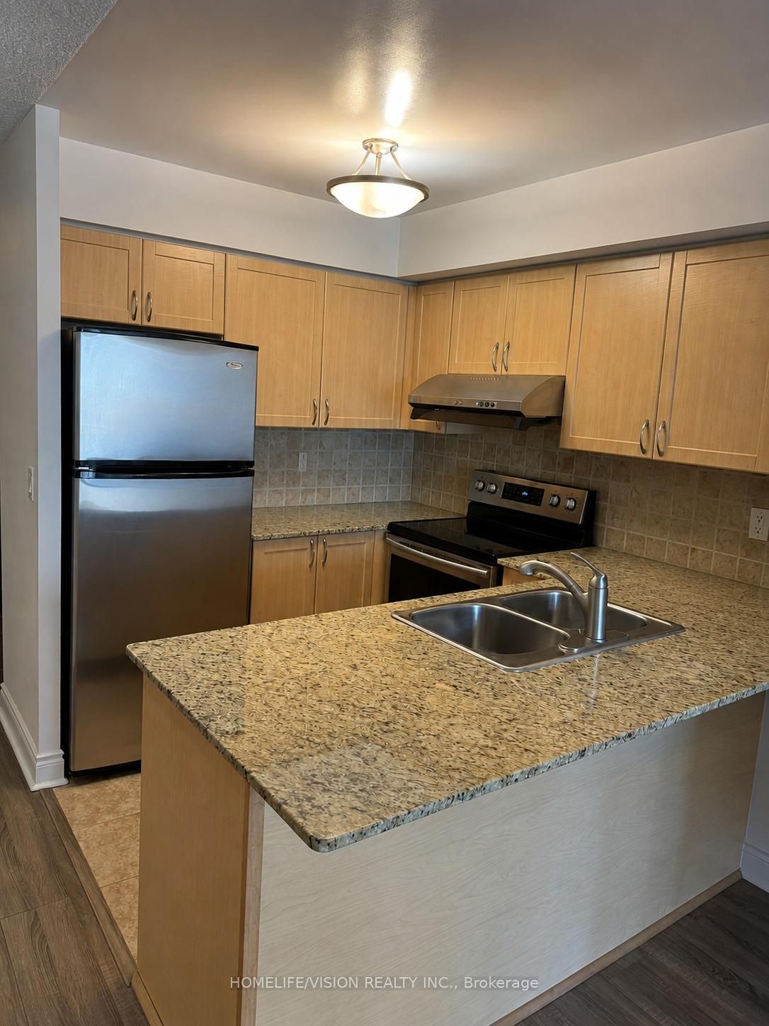 7 N Park Road 604, Vaughan, ON L4J 0C9 photo 3