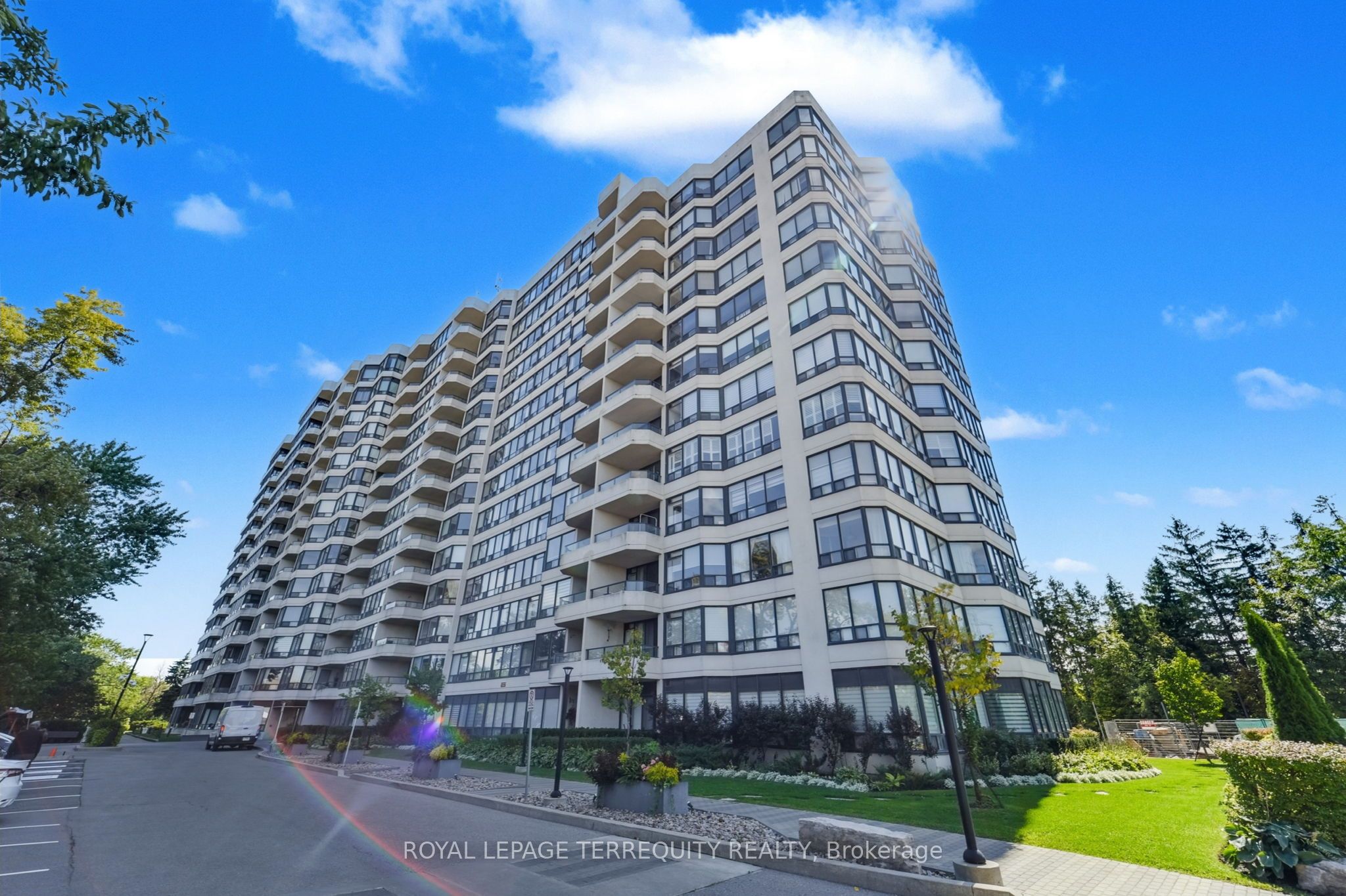8501 Bayview Avenue 1107, Richmond Hill, ON L4B 3J7 photo 3