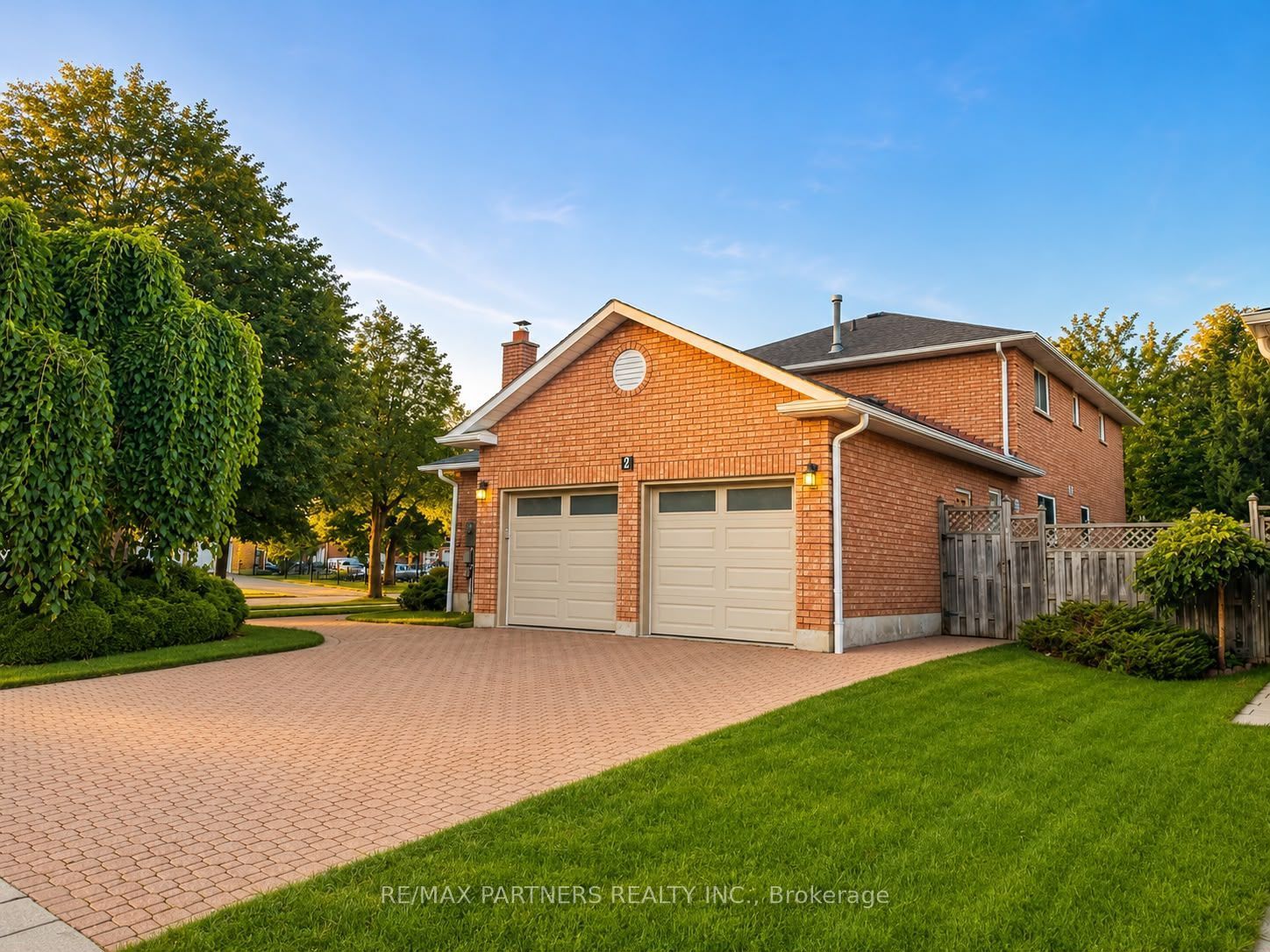 2 Glenhurst Road, Richmond Hill, ON L4B 2C9 photo 2