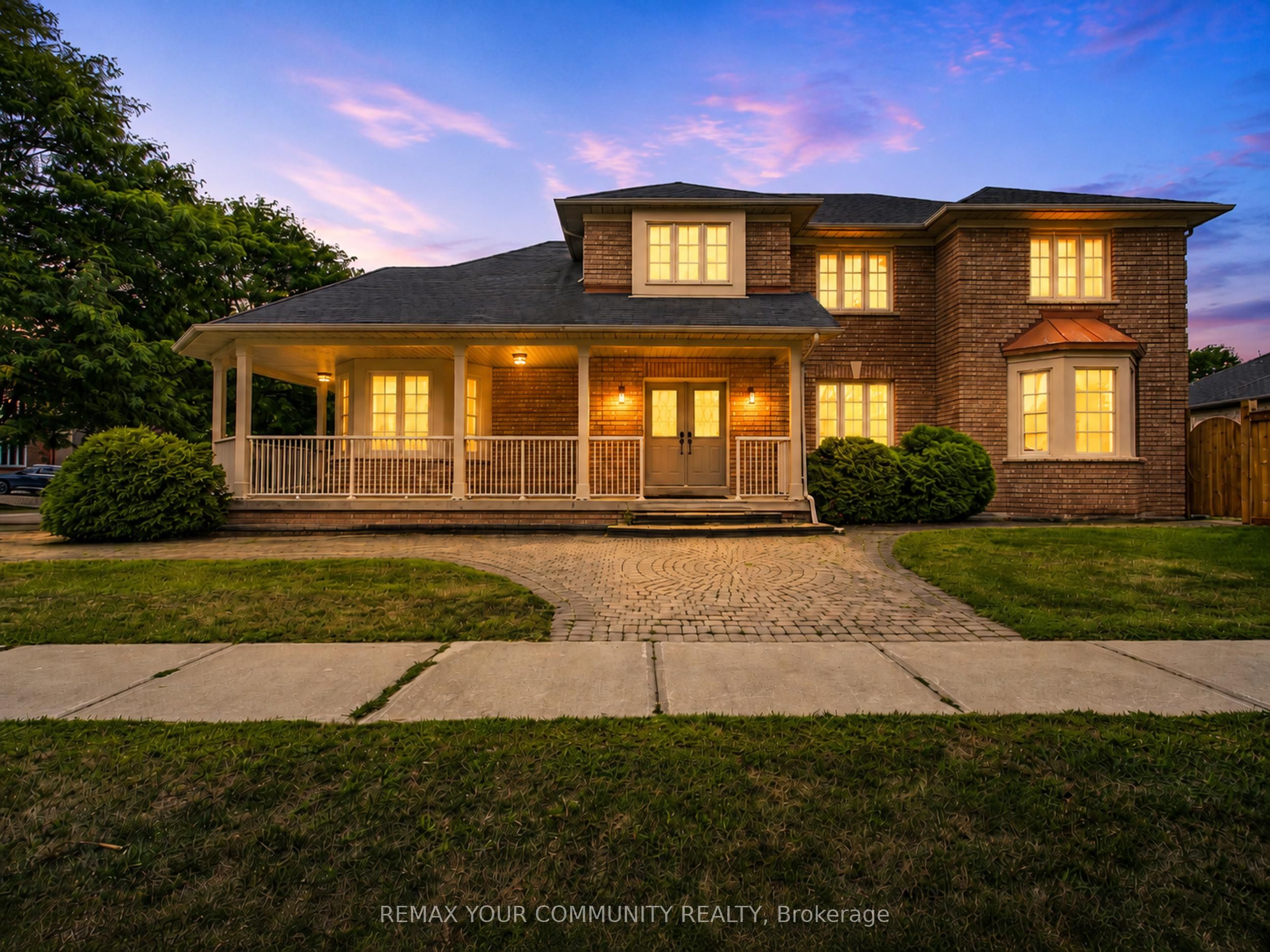 20 Fern Avenue, Richmond Hill, ON L4B 3R6 photo 2