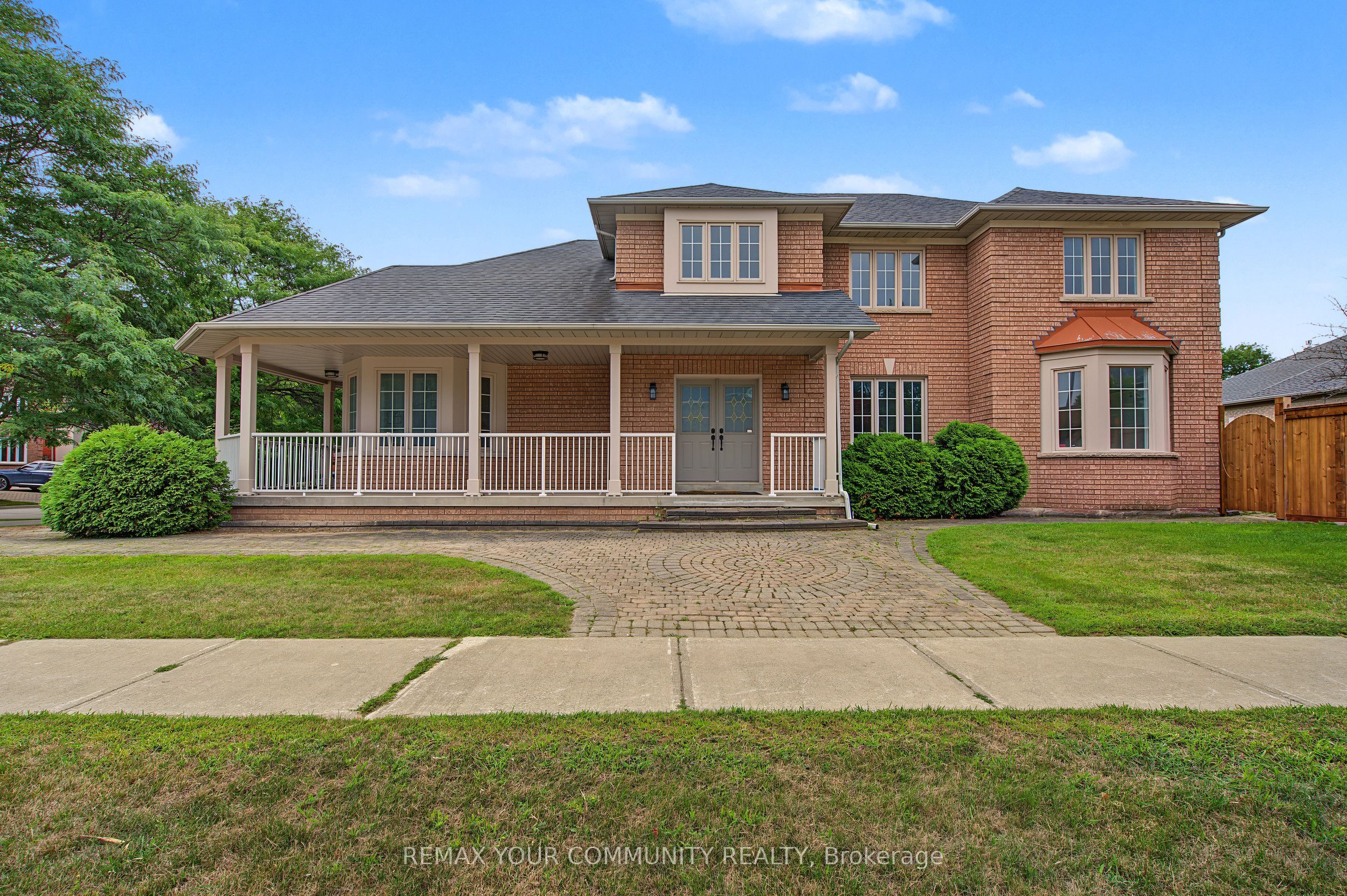 20 Fern Avenue, Richmond Hill, ON L4B 3R6 photo 3
