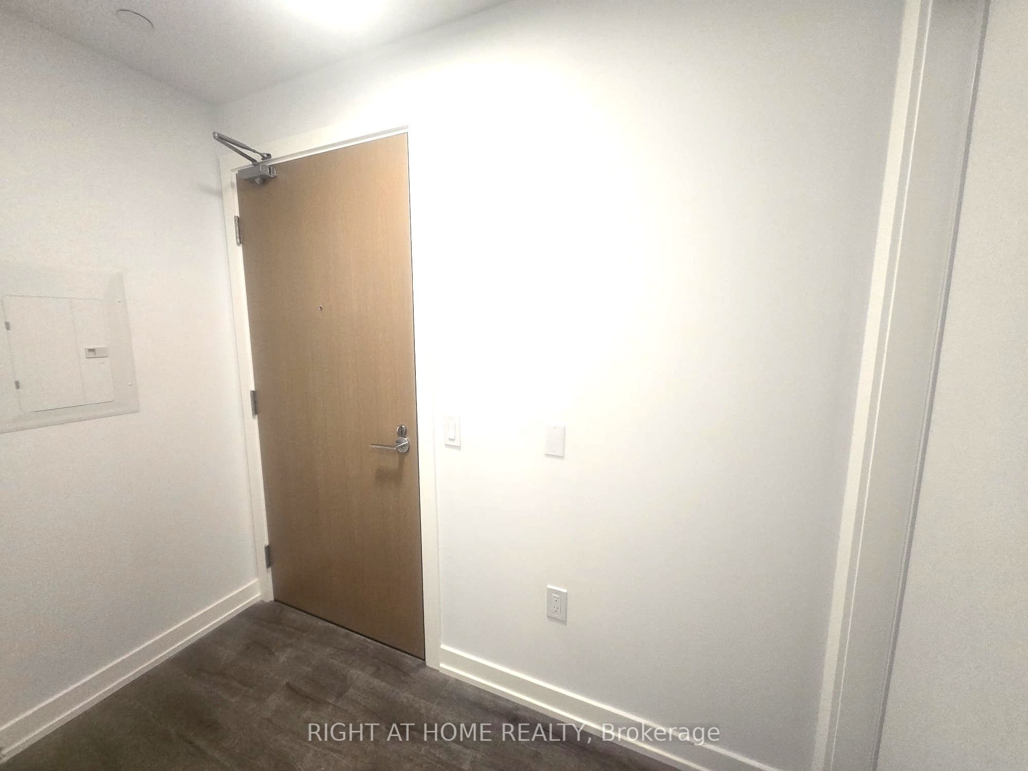 21 Meadowdale Road 902, Vaughan, ON L4K 0H6 photo 3
