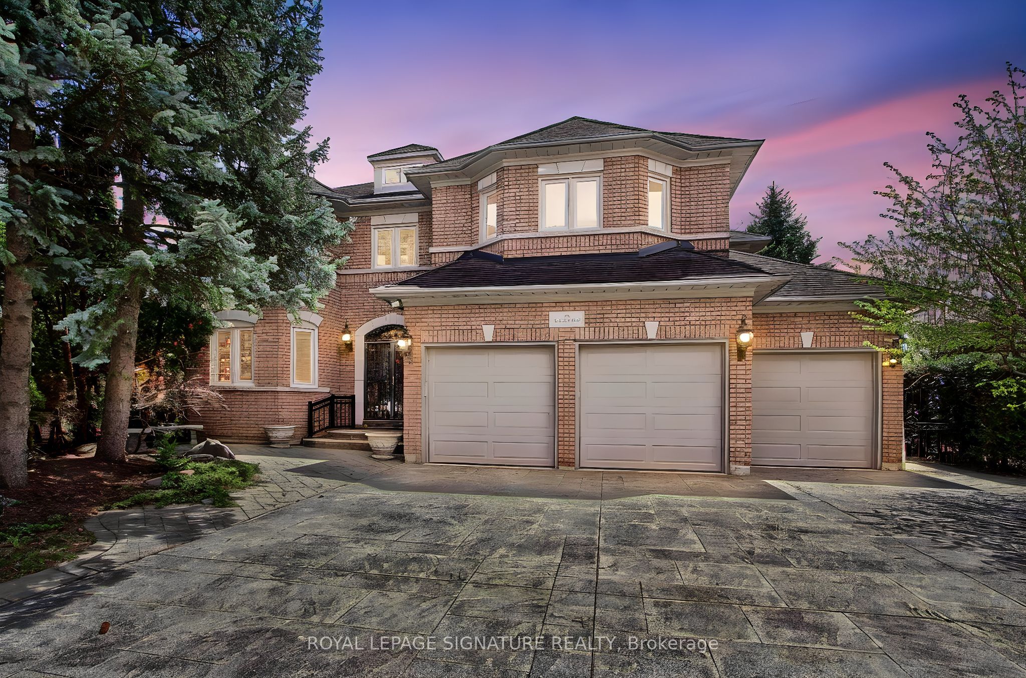 70 Graydon Crescent, Richmond Hill, ON L4B 3W7