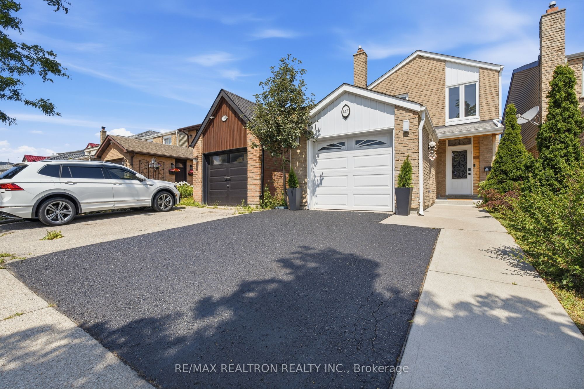147 Spyglass Hill Road, Vaughan, ON L4K 2K6 photo 2