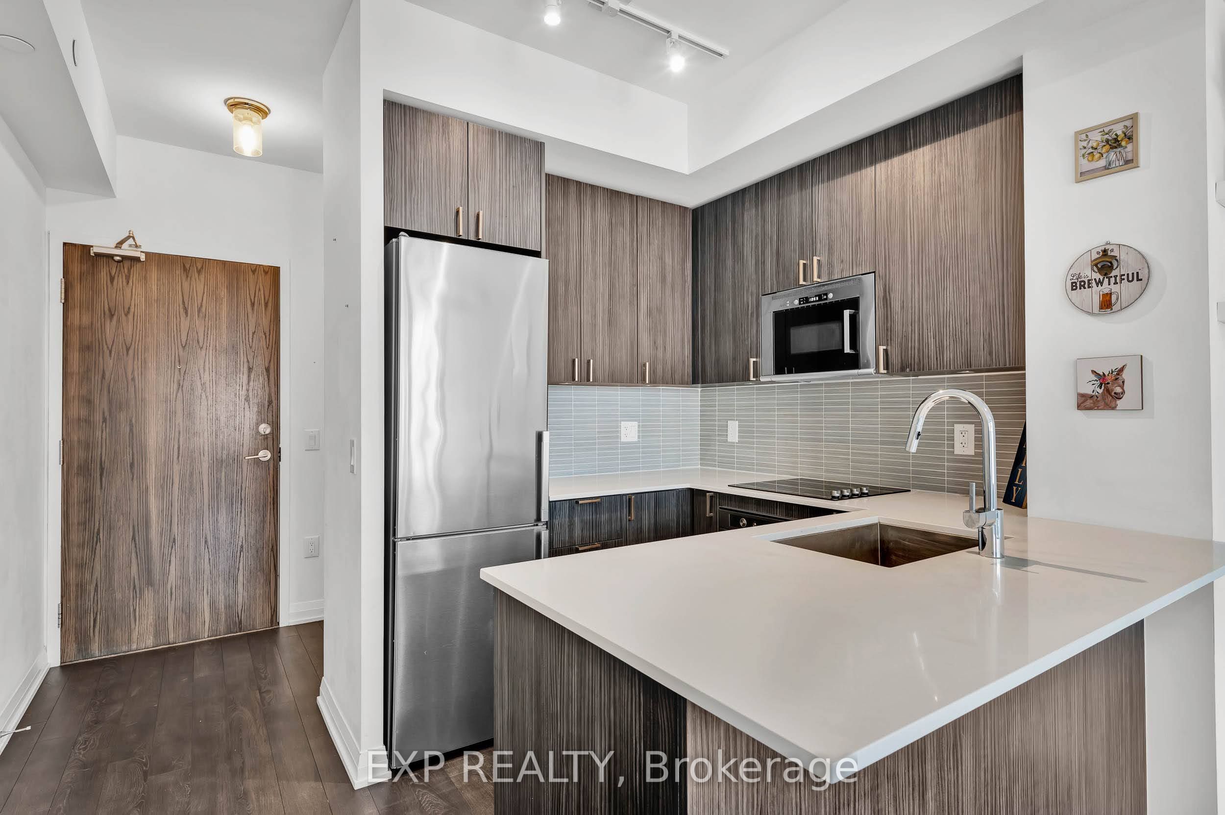 99 Eagle Rock Way N 727, Vaughan, ON L6A 5A7 photo 5