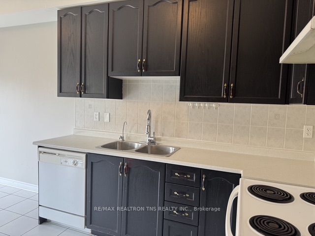 34 Millwright Avenue, Richmond Hill, ON L4E 5A8 photo 5