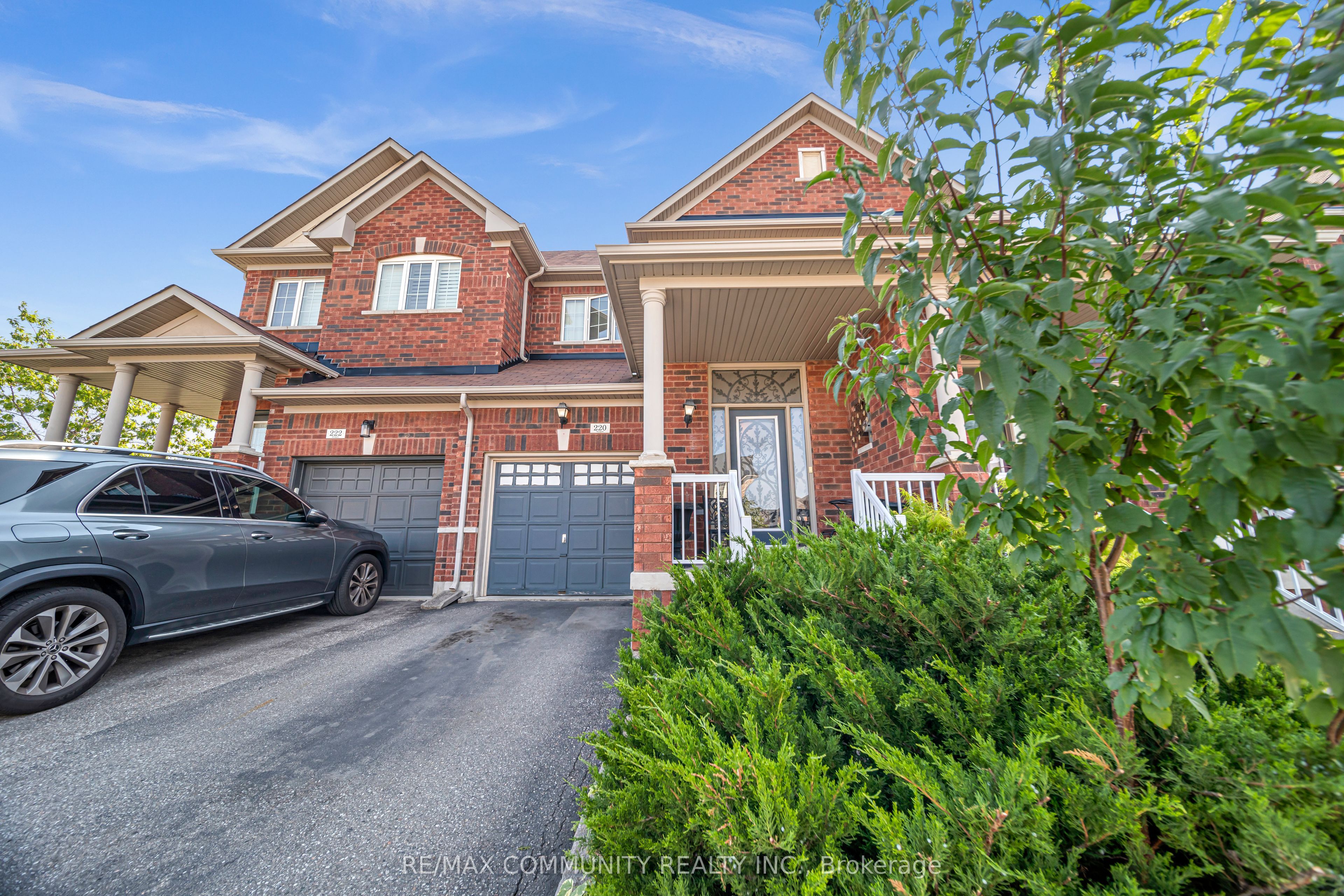 220 Lageer Drive, Whitchurch-Stouffville, ON L4A 0X1 photo 2