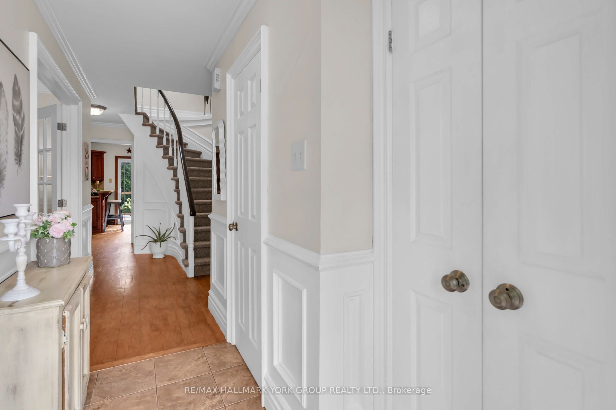 606 Haines Road, Newmarket, ON L3Y 6V5 photo 4