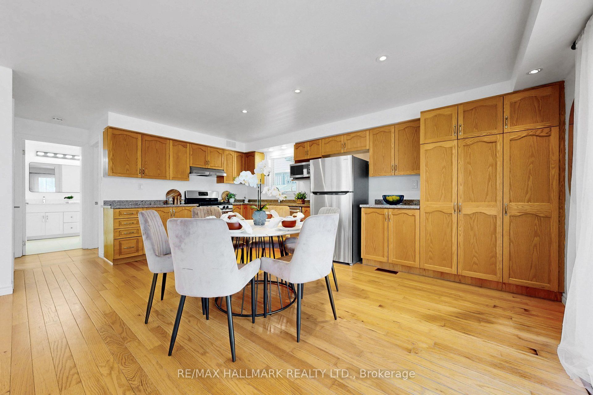 941 Lake Drive N, Georgina, ON L4P 3E9 photo 4