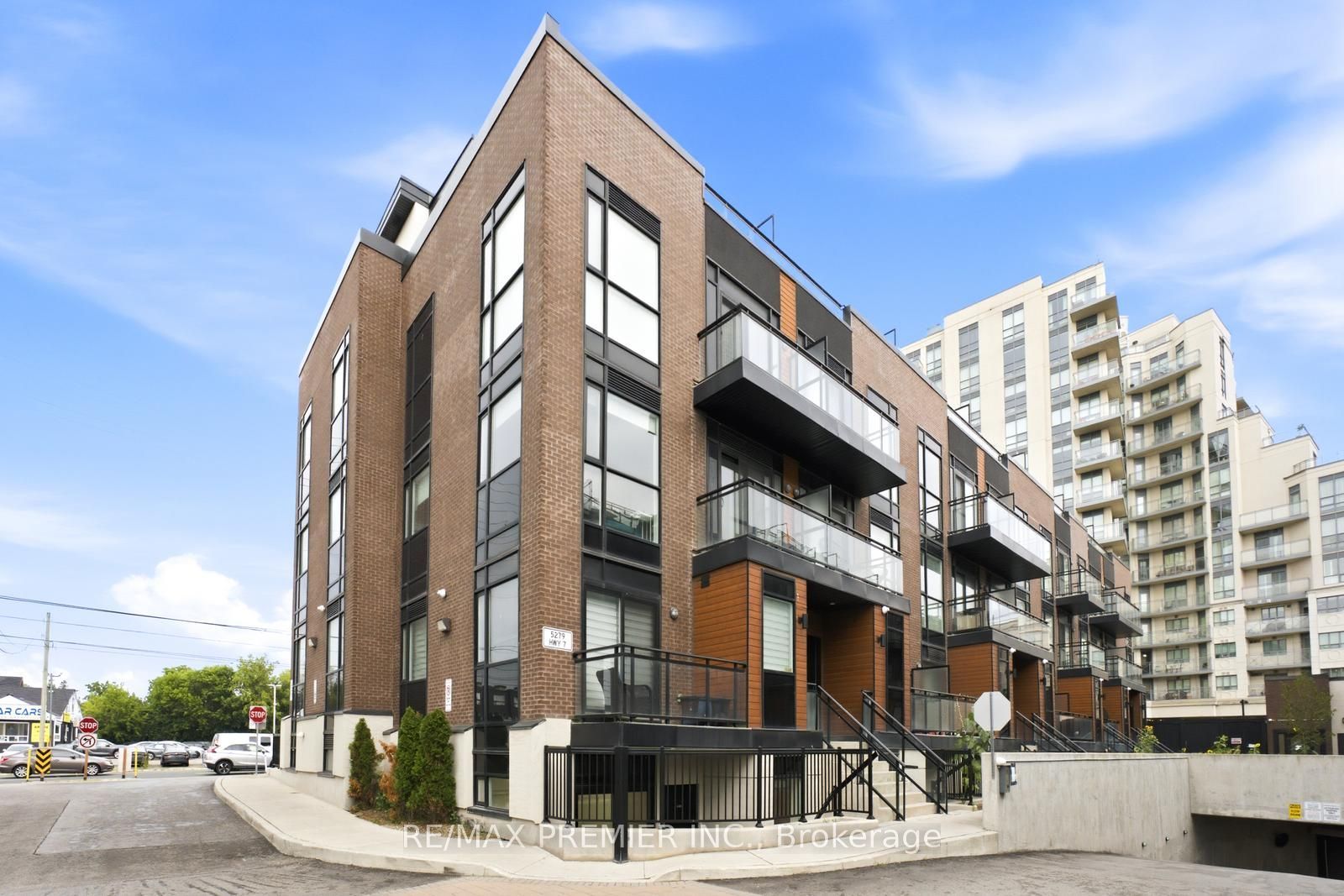 5279 Highway 7 Road B1401, Vaughan, ON L4L 0J1