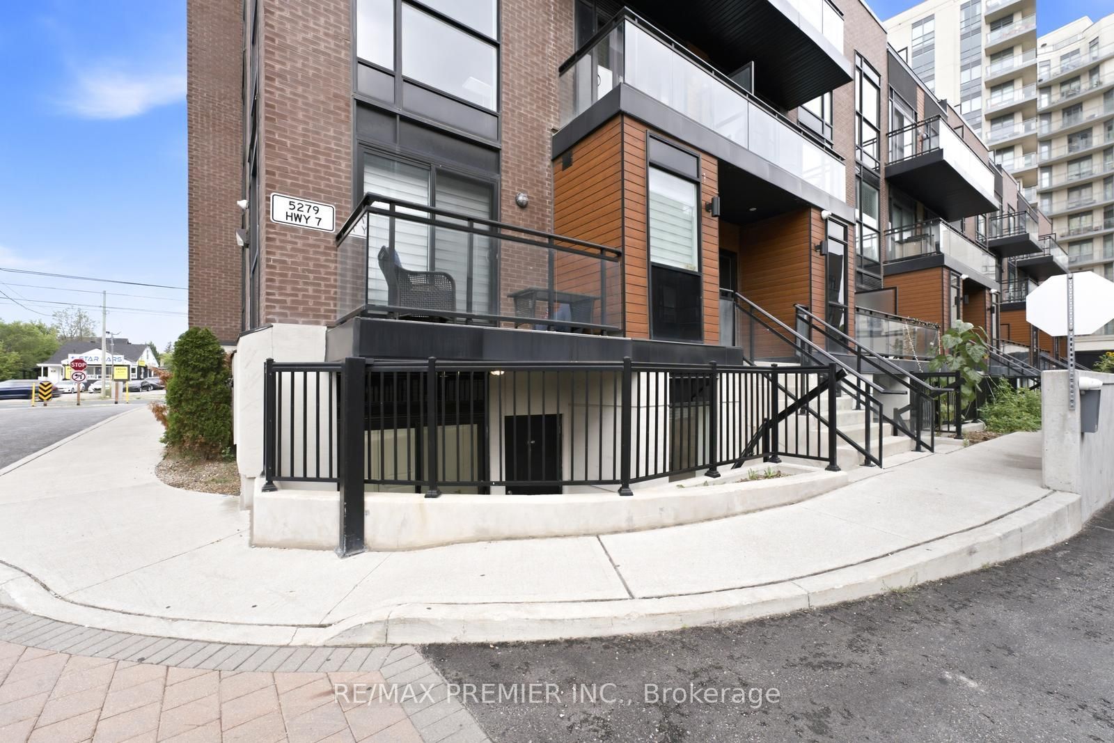 5279 Highway 7 Road B1401, Vaughan, ON L4L 0J1 photo 2