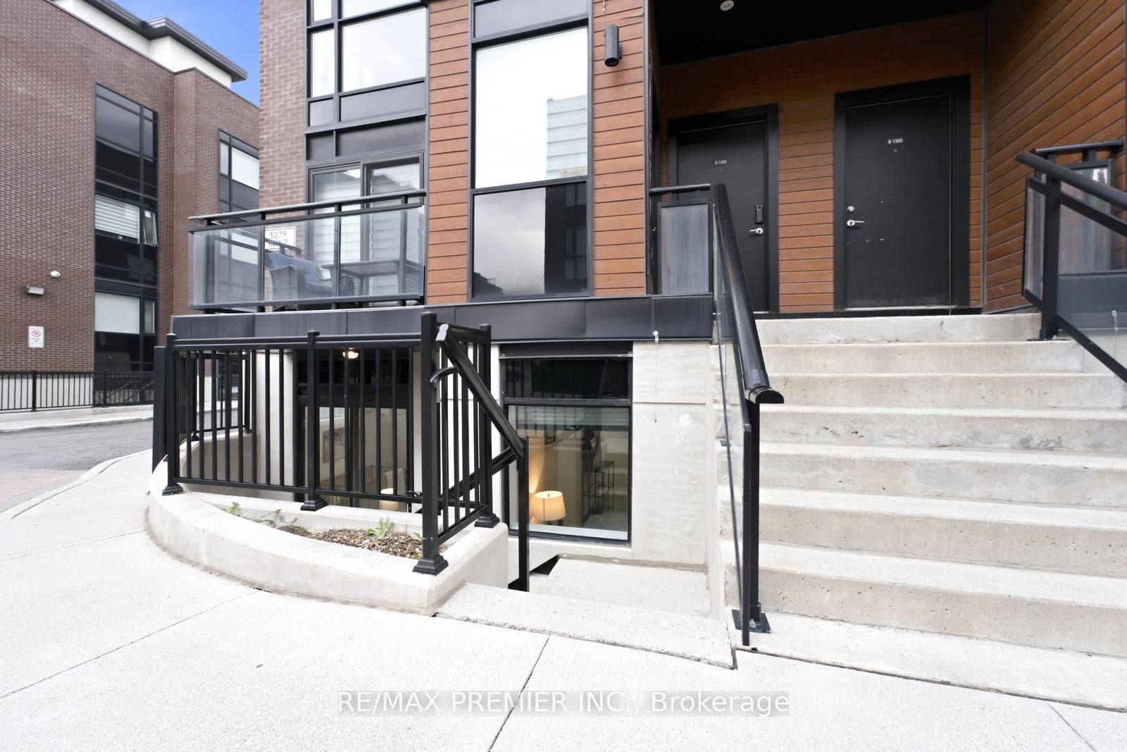 5279 Highway 7 Road B1401, Vaughan, ON L4L 0J1 photo 3