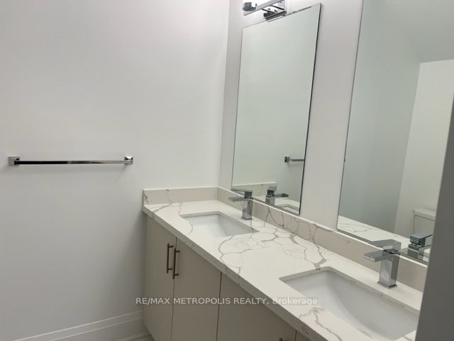 17 Vern Robertson Gate, Uxbridge, ON L9P 0R9 photo 5