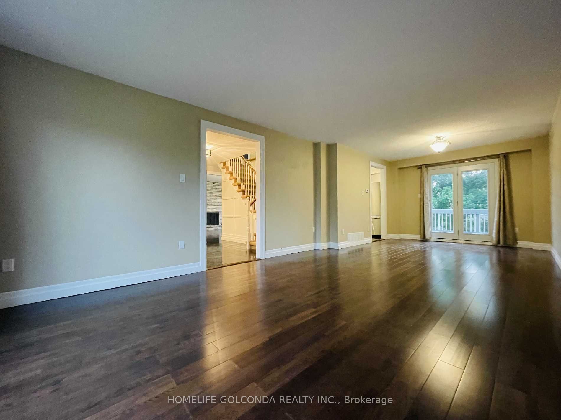 909 Ferndale Crescent Upper level, Newmarket, ON L3Y 6B6 photo 4