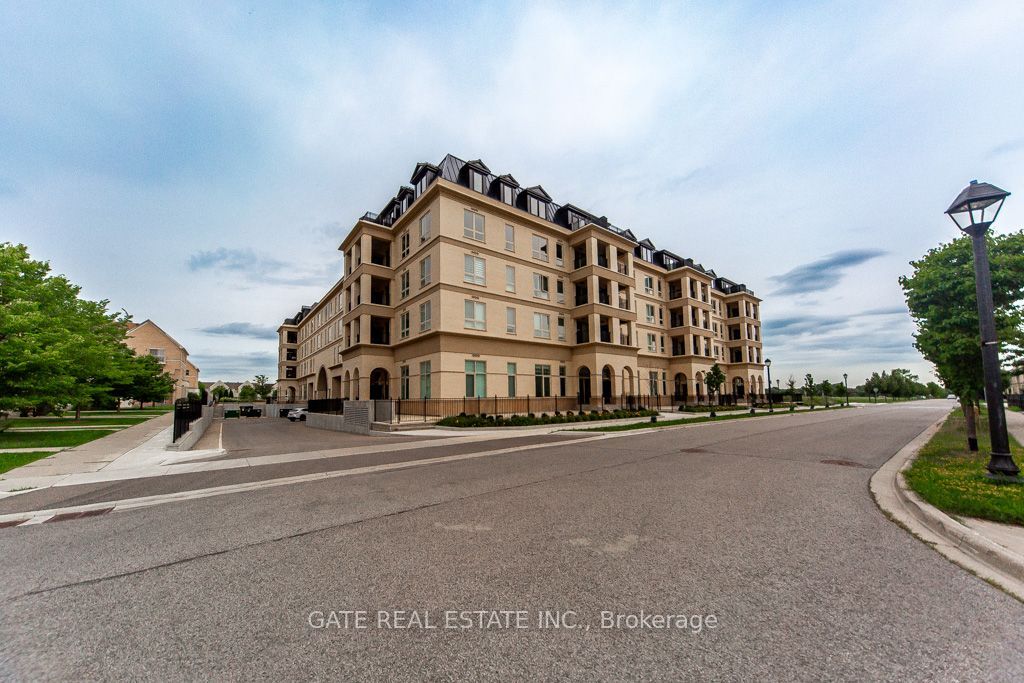 101 Cathedral High Street Ph3, Markham, ON L8C 0P1 photo 2